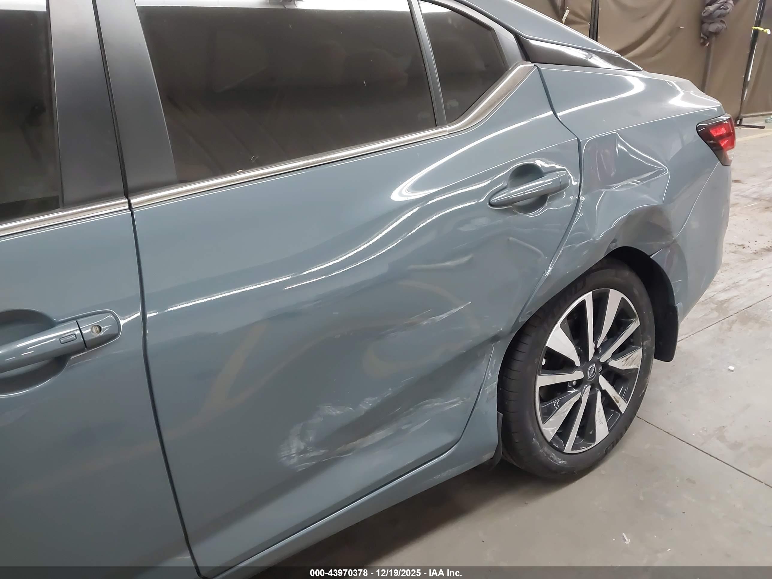 NISSAN SENTRA image 6
