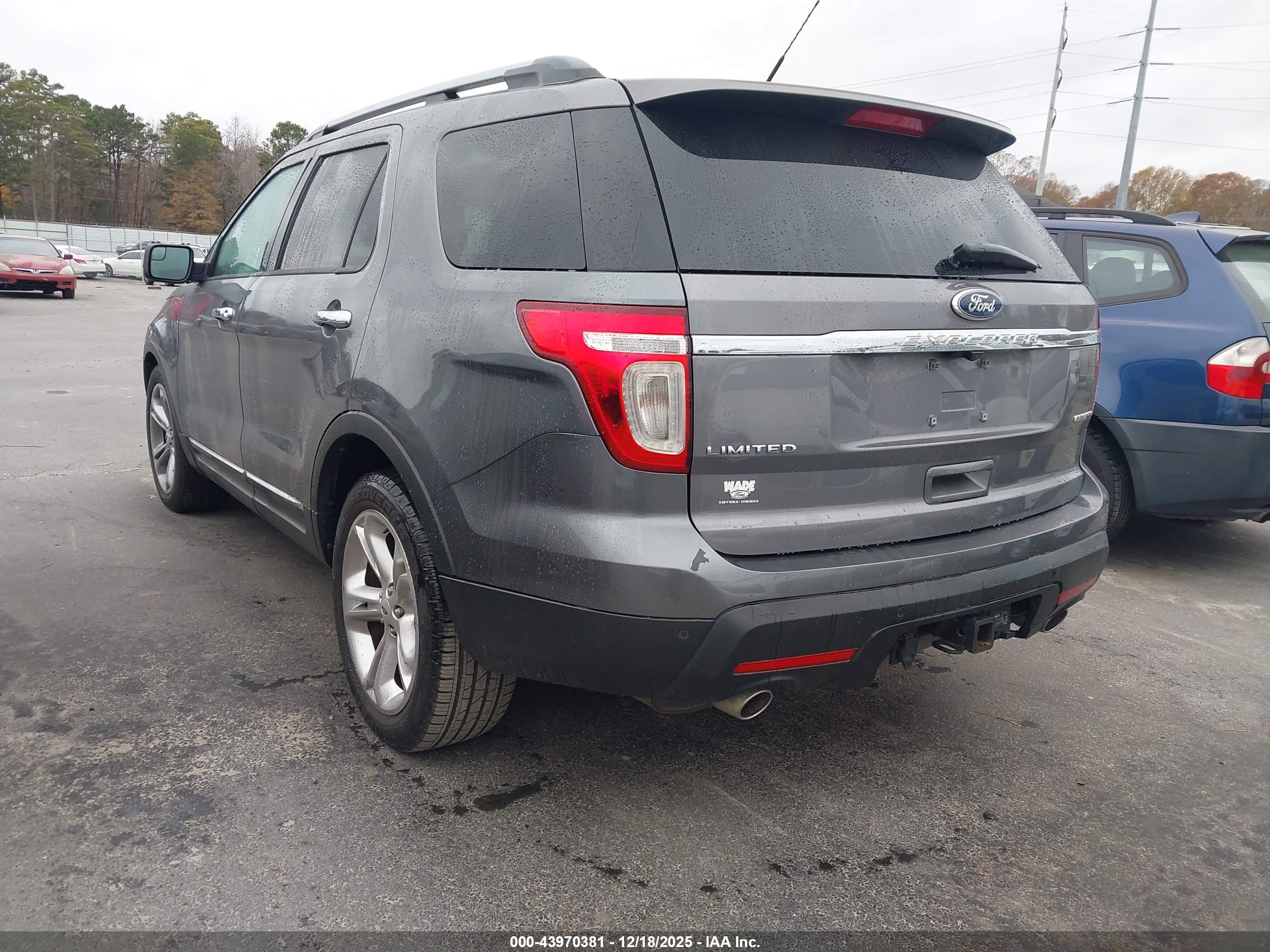 FORD EXPLORER image 3
