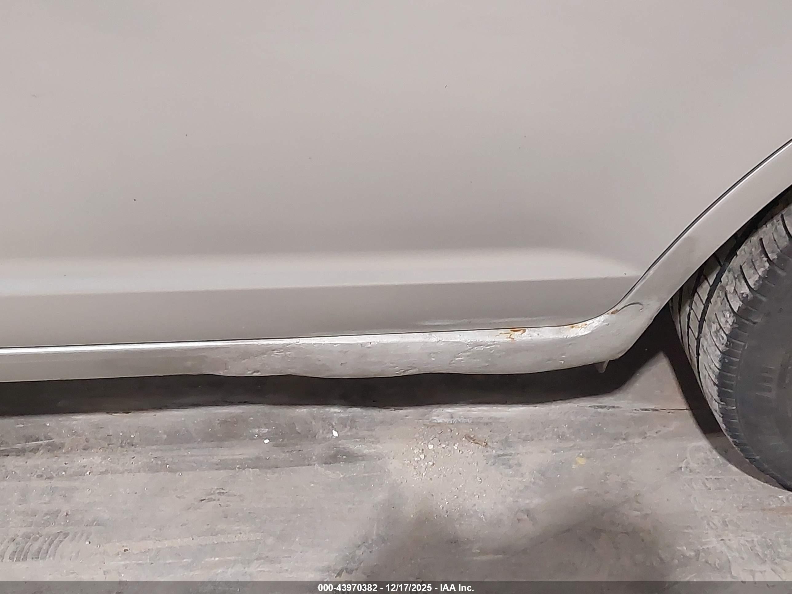 FORD FUSION image 6