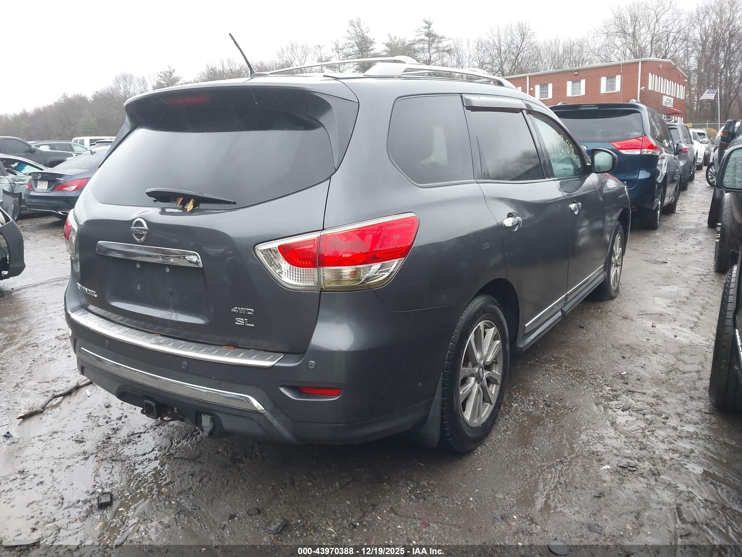 NISSAN PATHFINDER image 4
