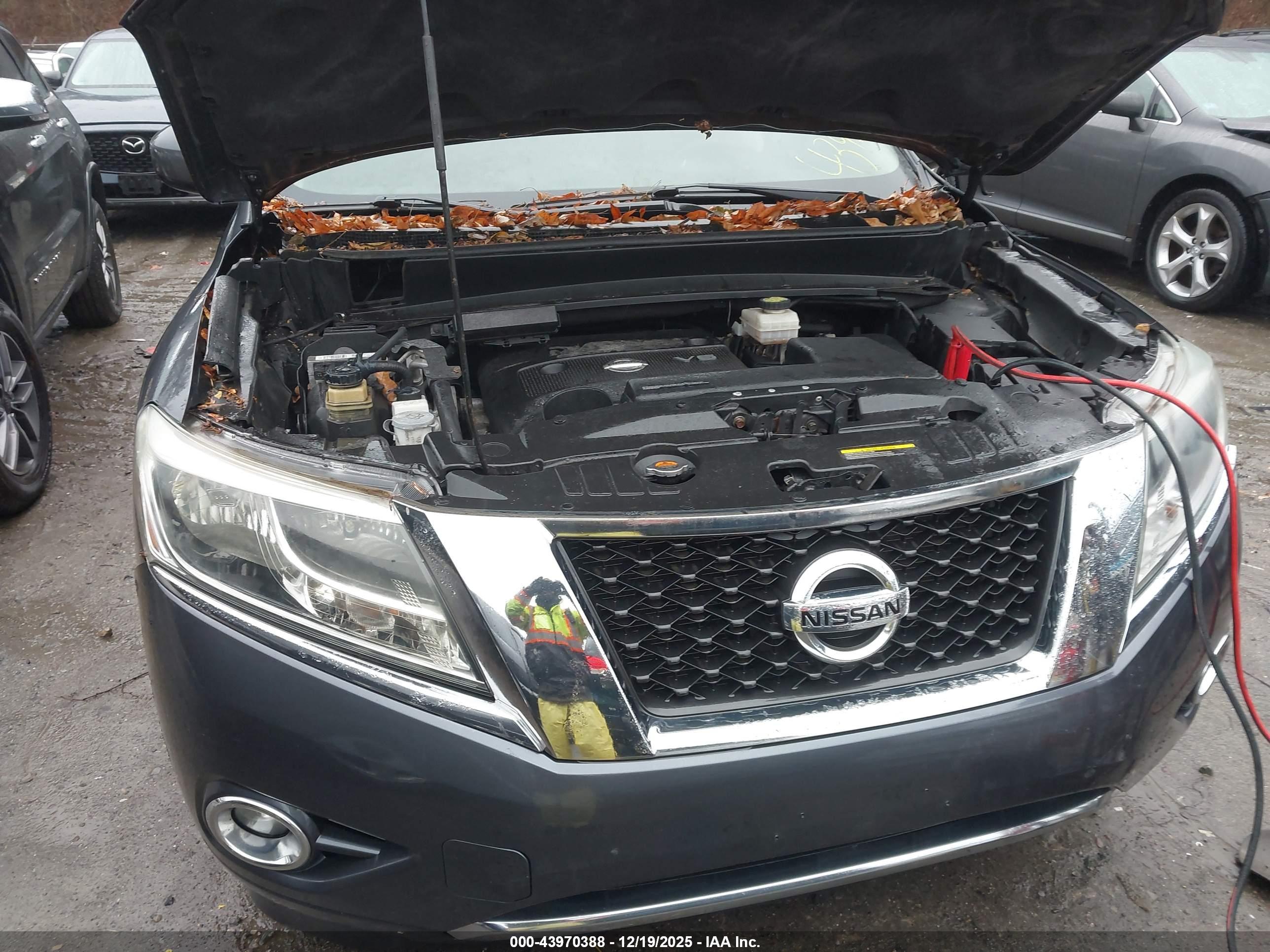 NISSAN PATHFINDER image 6