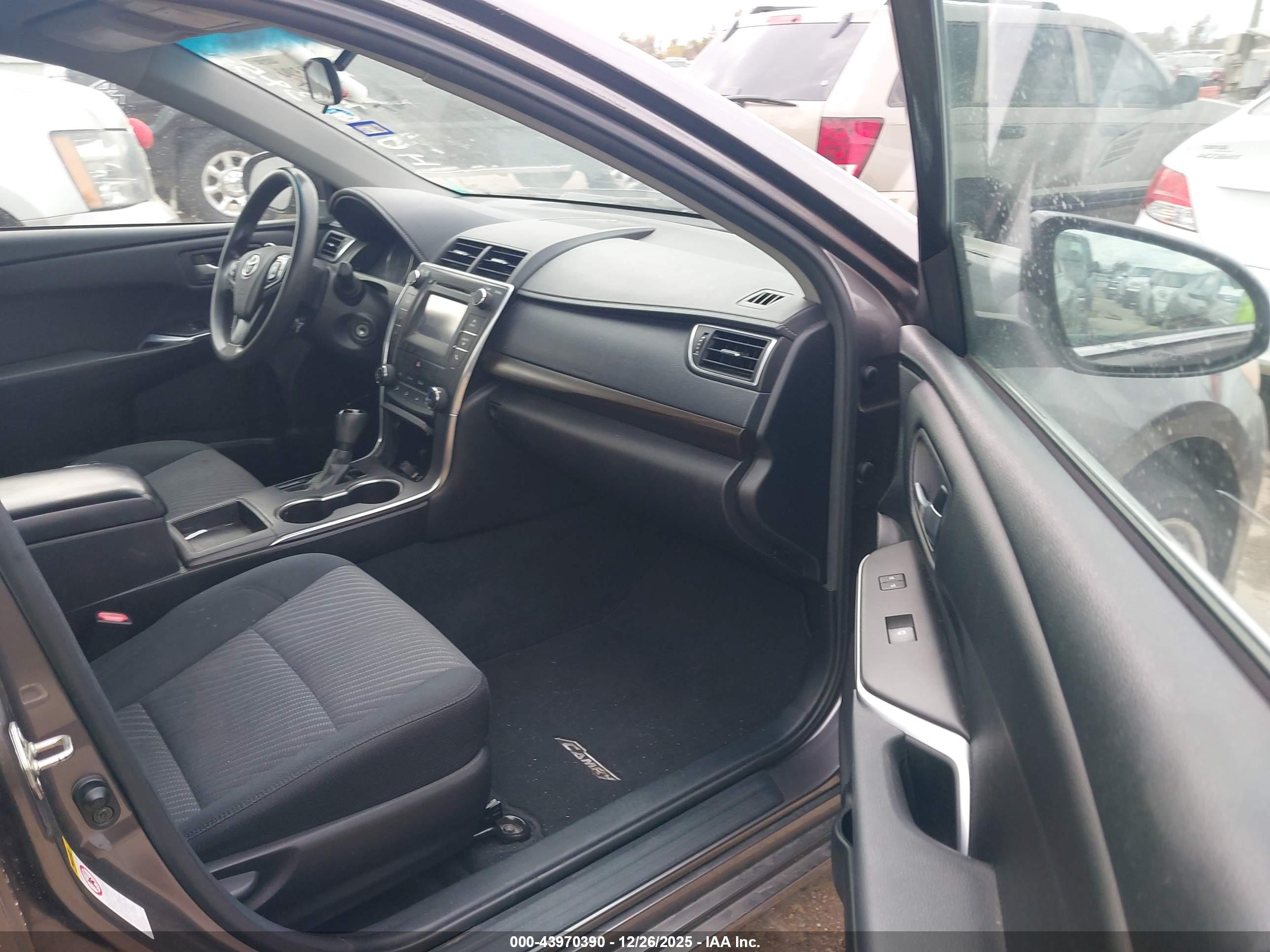 TOYOTA CAMRY image 5