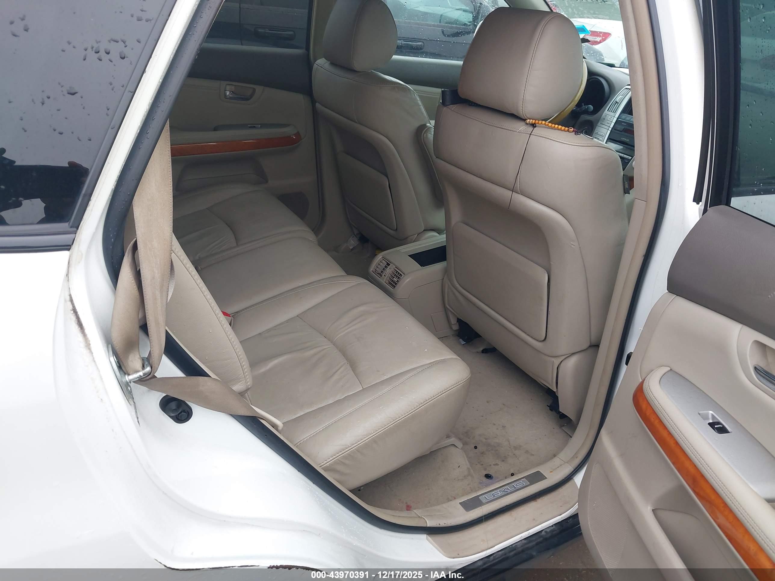 LEXUS RX image 8