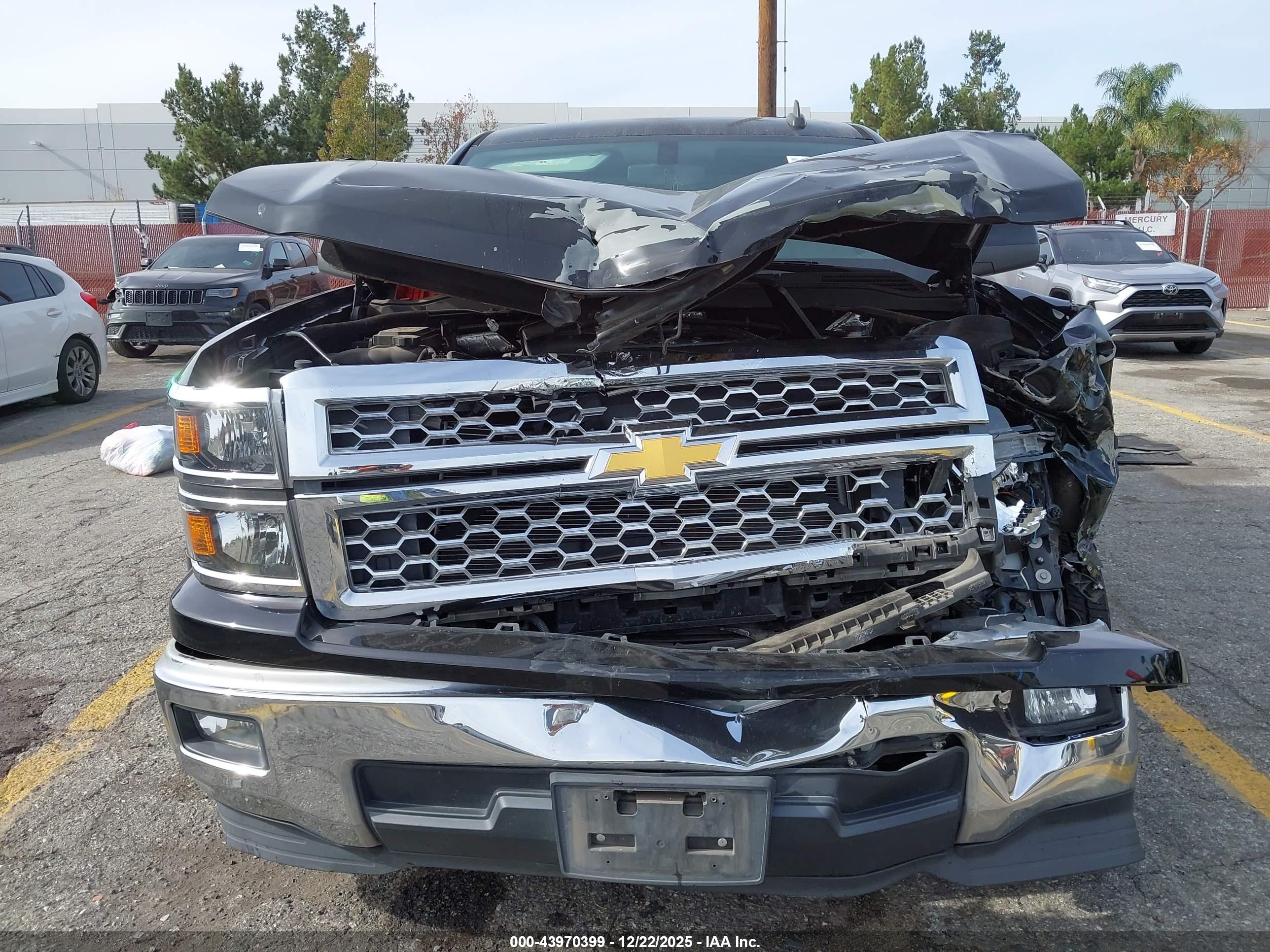 CHEVROLET SILVERADO image 6