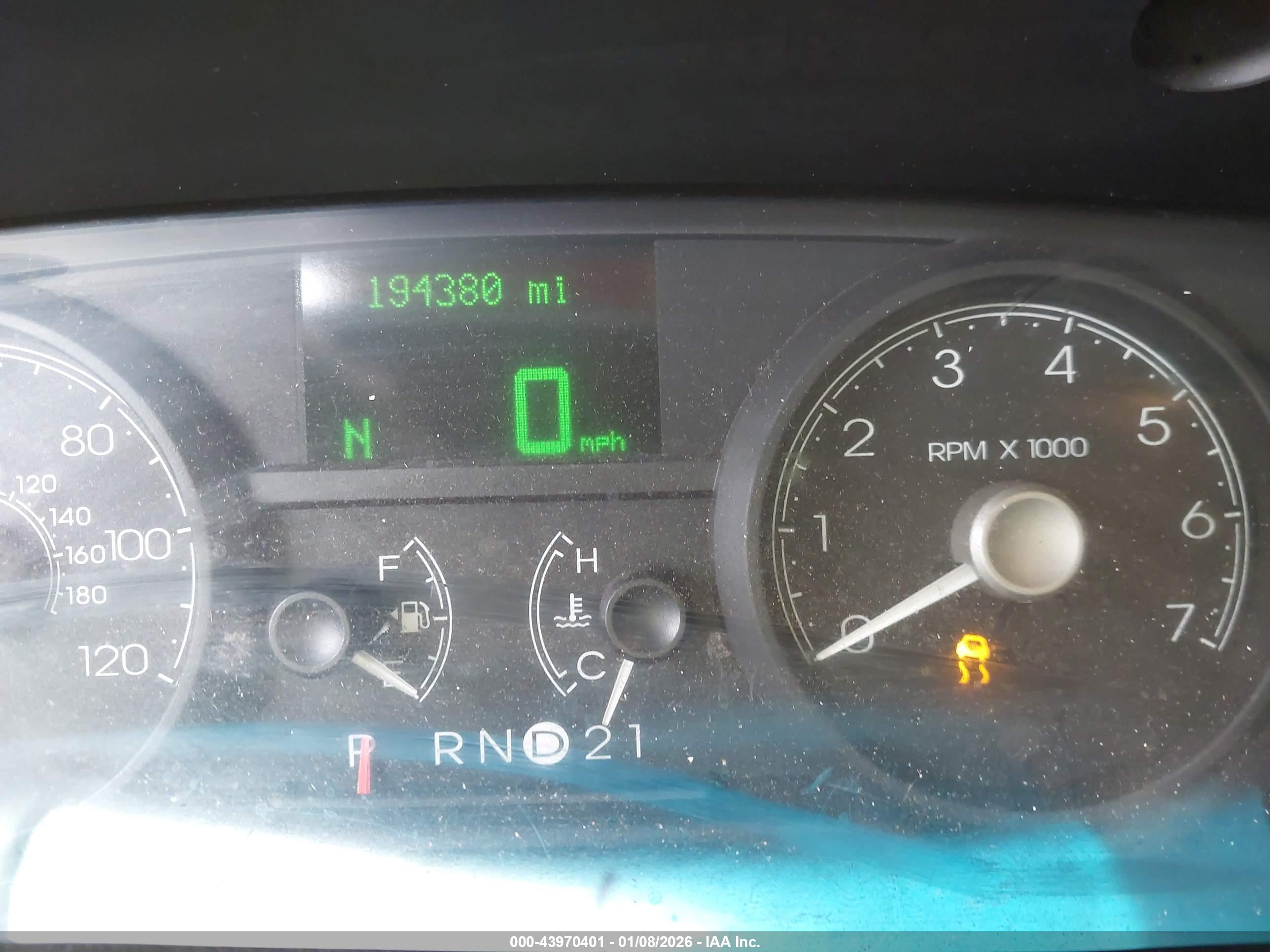 LINCOLN TOWN image 7