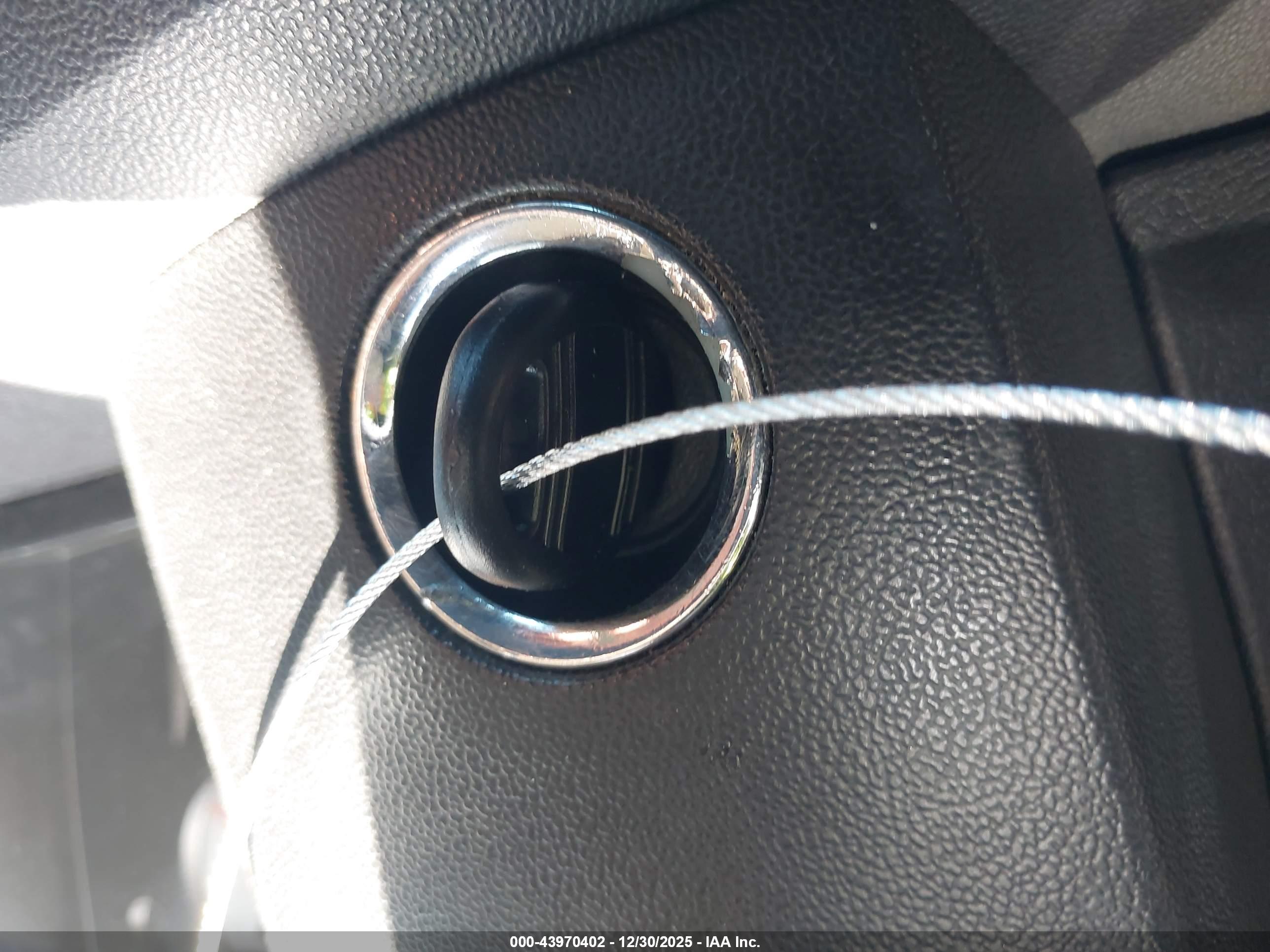 CHRYSLER 300 image 11
