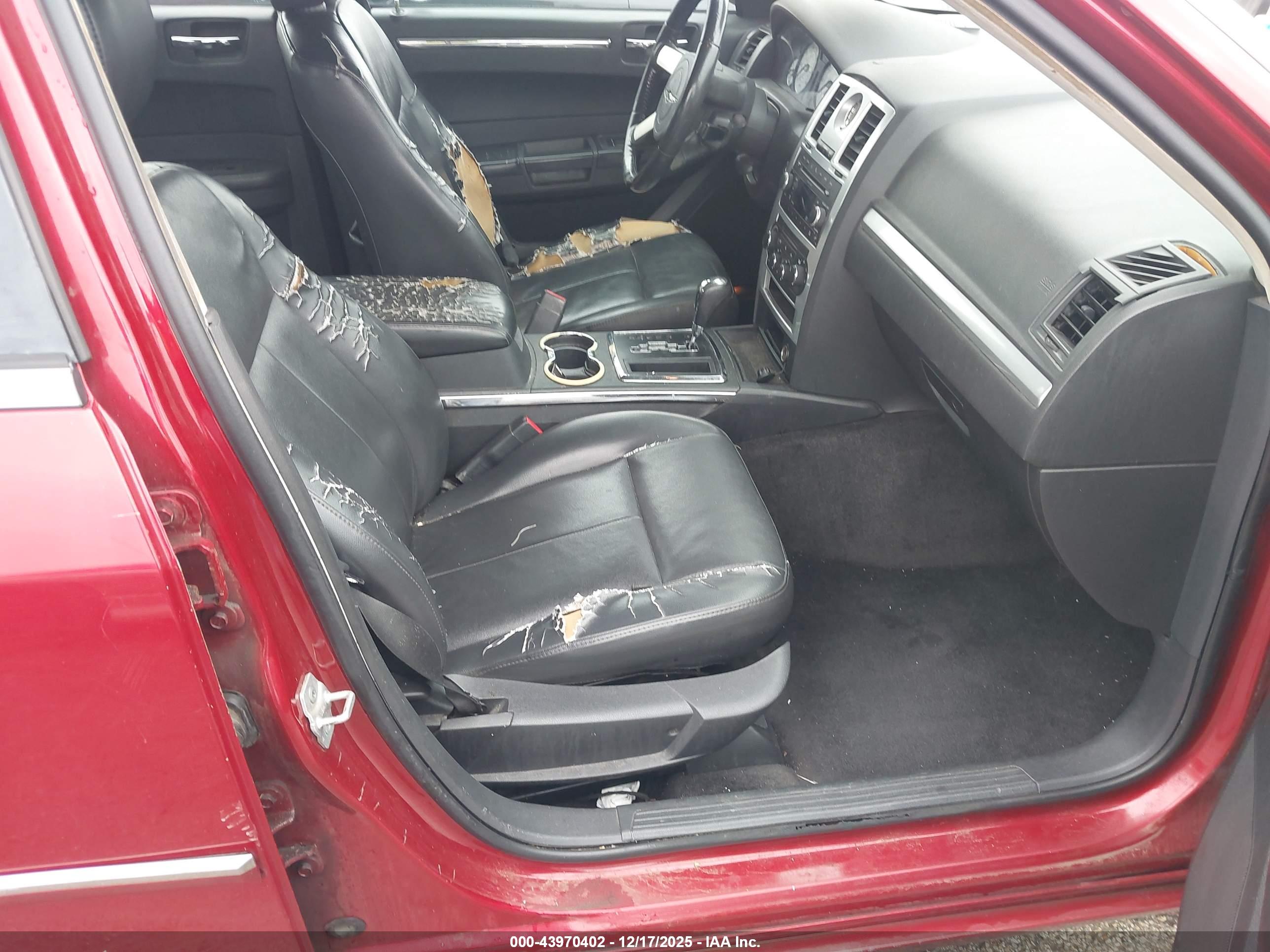 CHRYSLER 300 image 5
