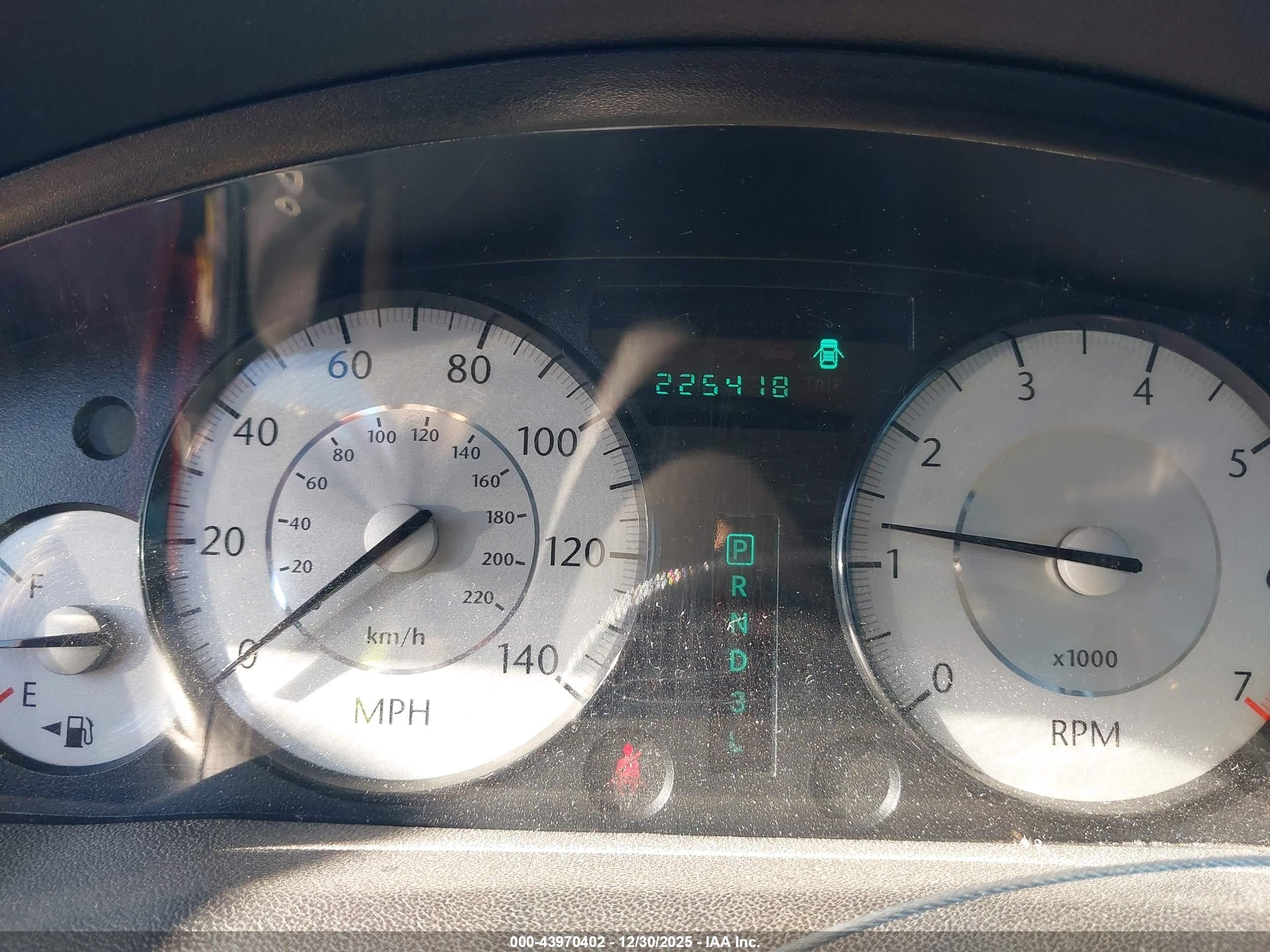 CHRYSLER 300 image 7