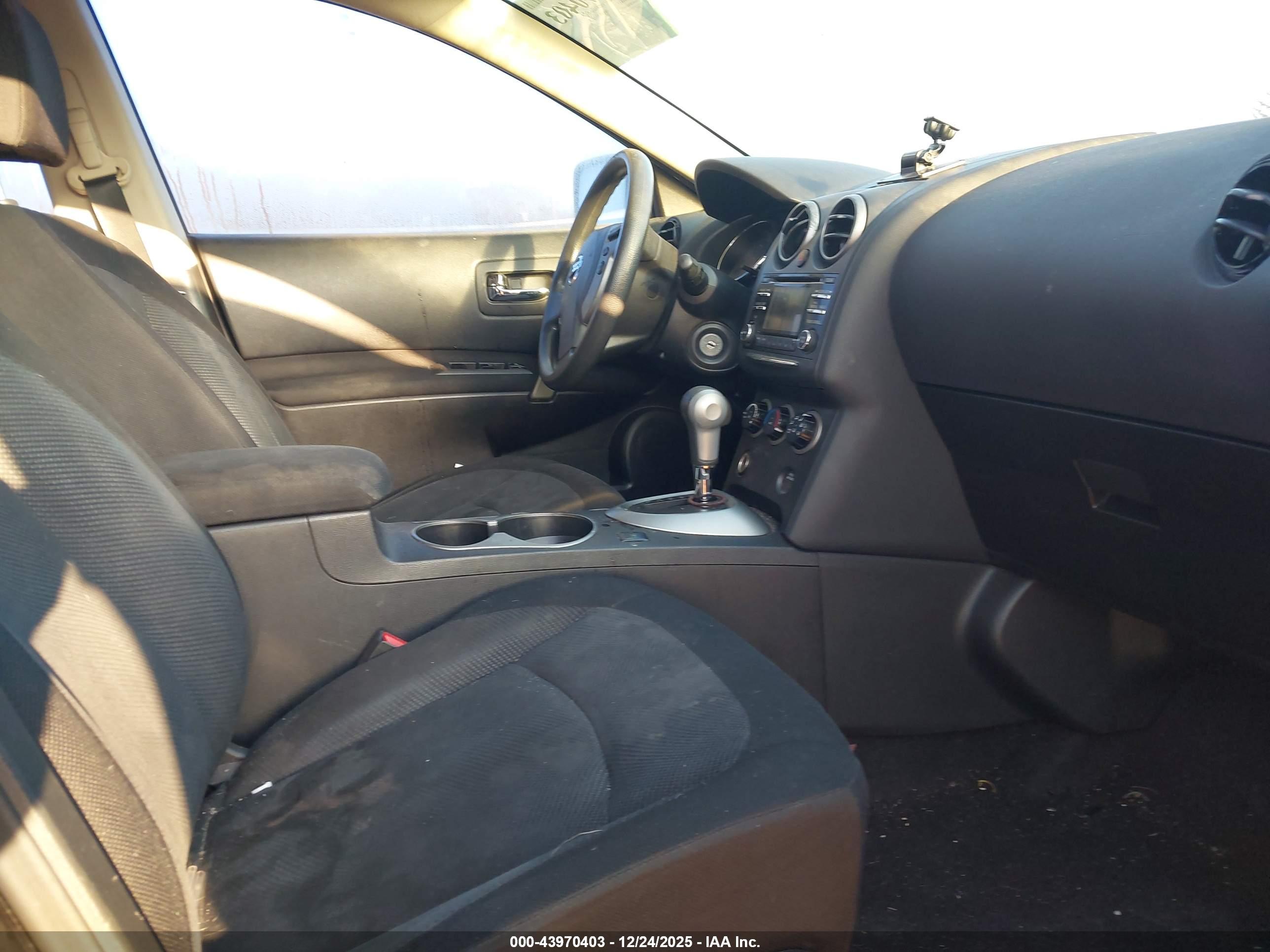 NISSAN ROGUE image 5