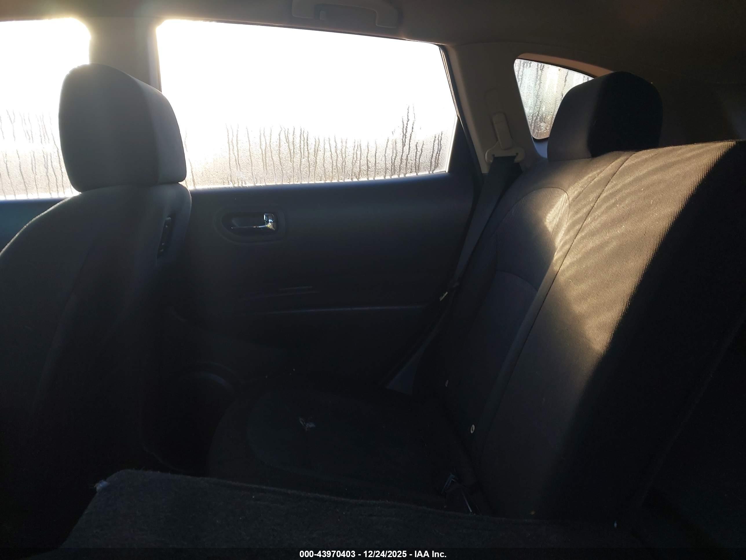 NISSAN ROGUE image 8