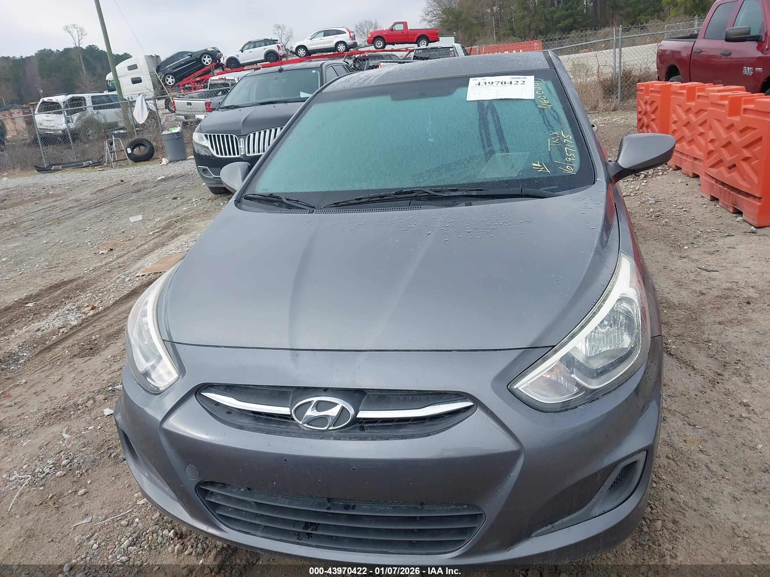HYUNDAI ACCENT image 6