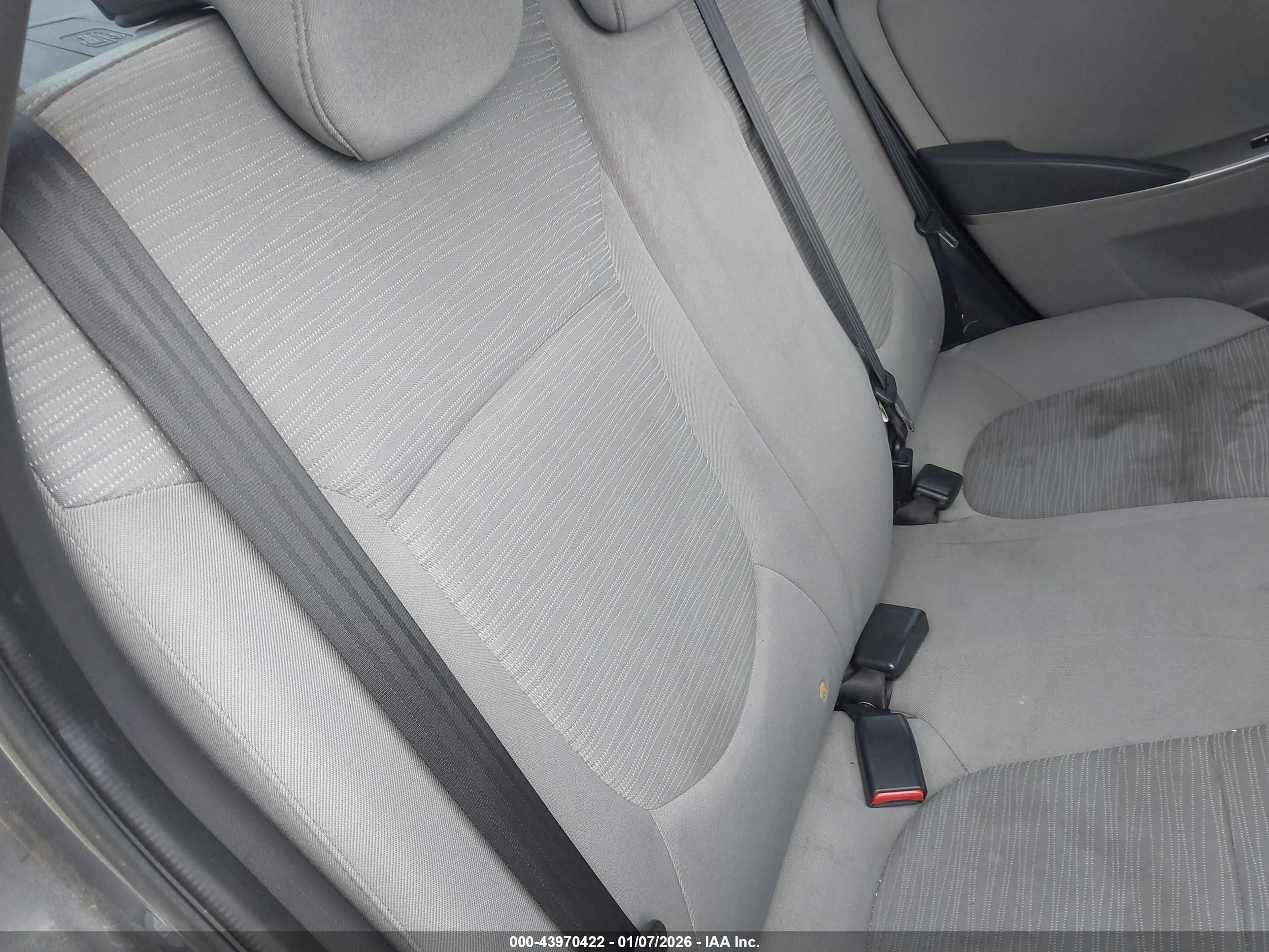 HYUNDAI ACCENT image 8