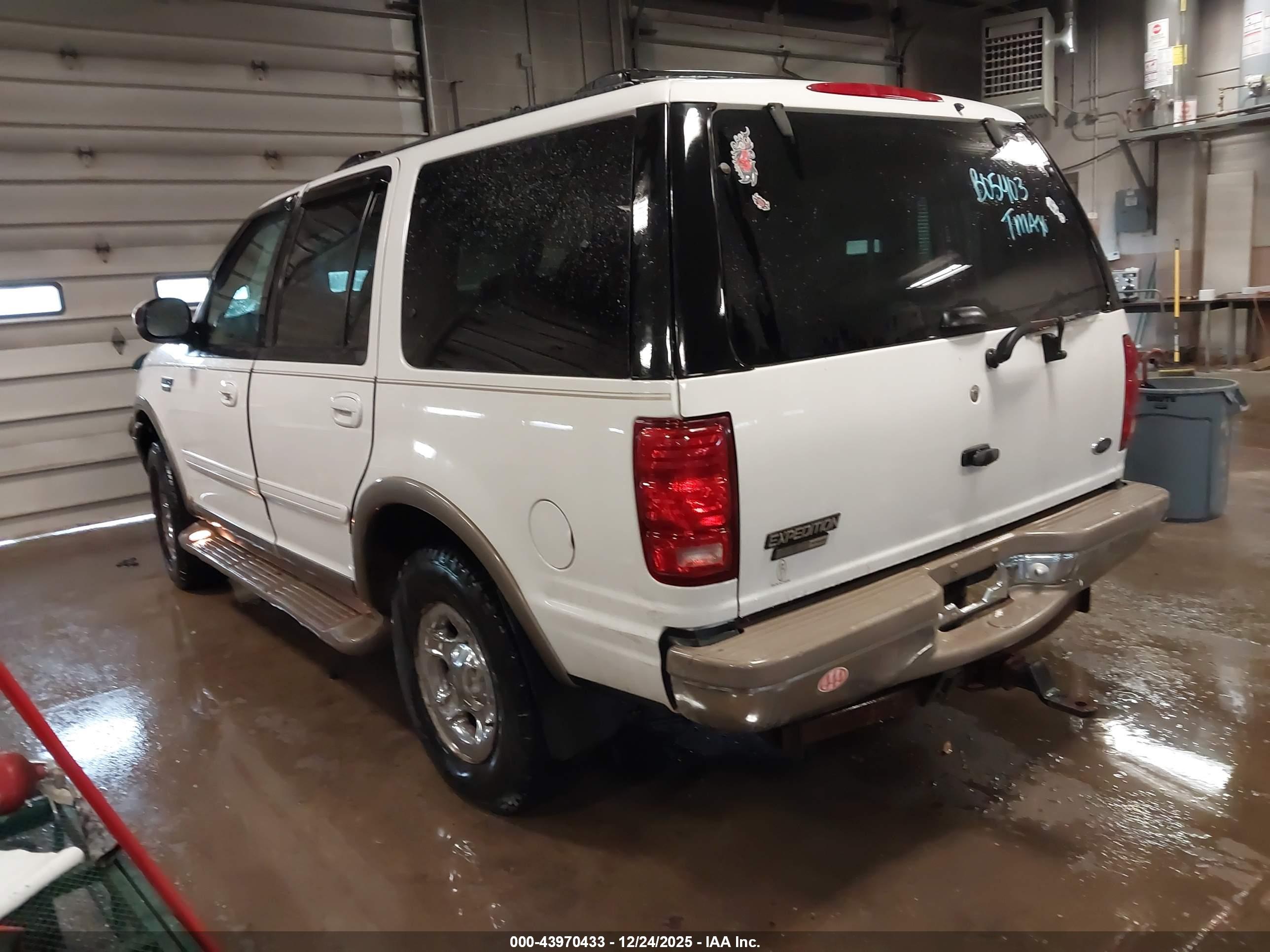 FORD EXPEDITION image 3