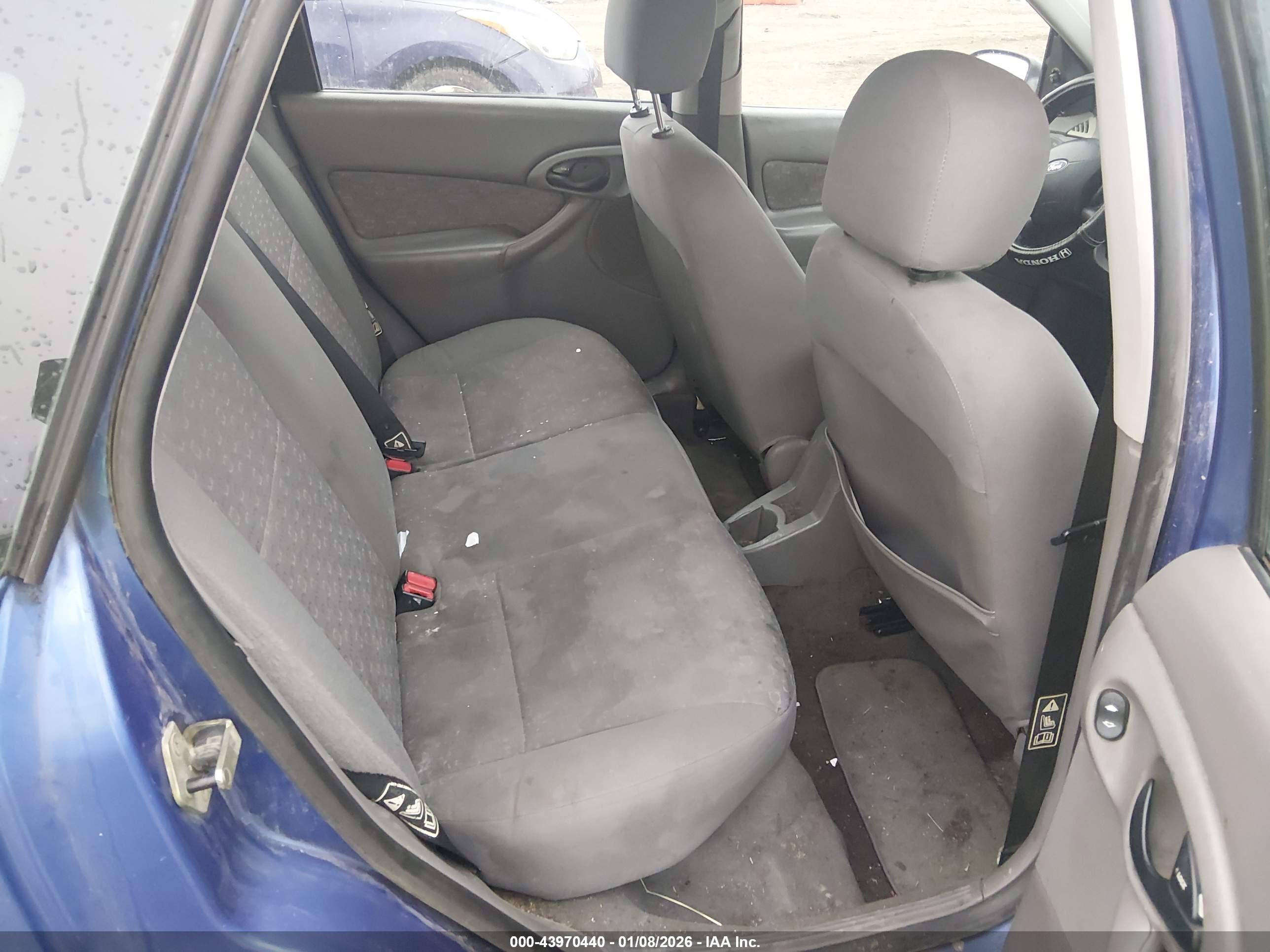 FORD FOCUS image 8