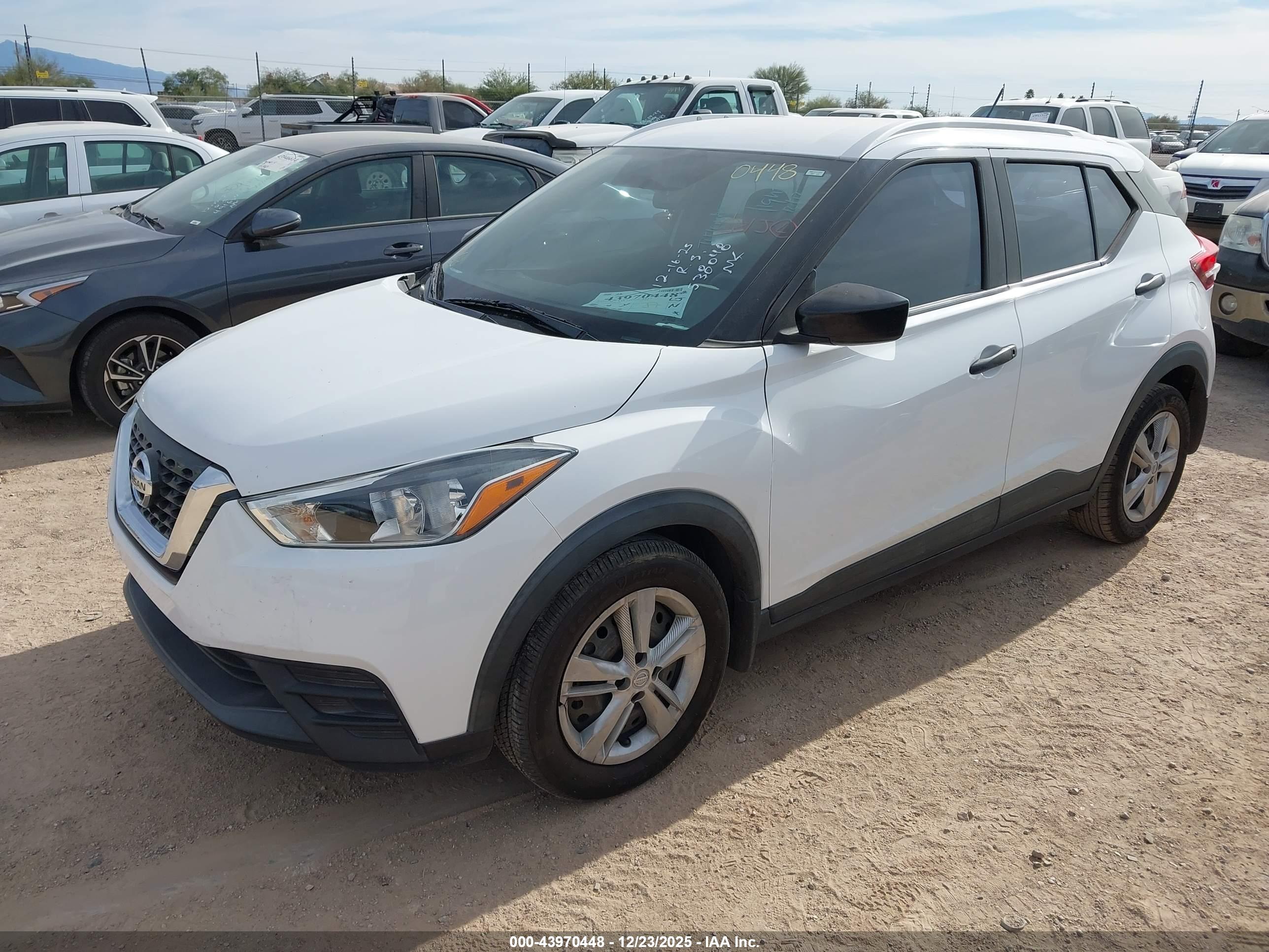 NISSAN KICKS image 2