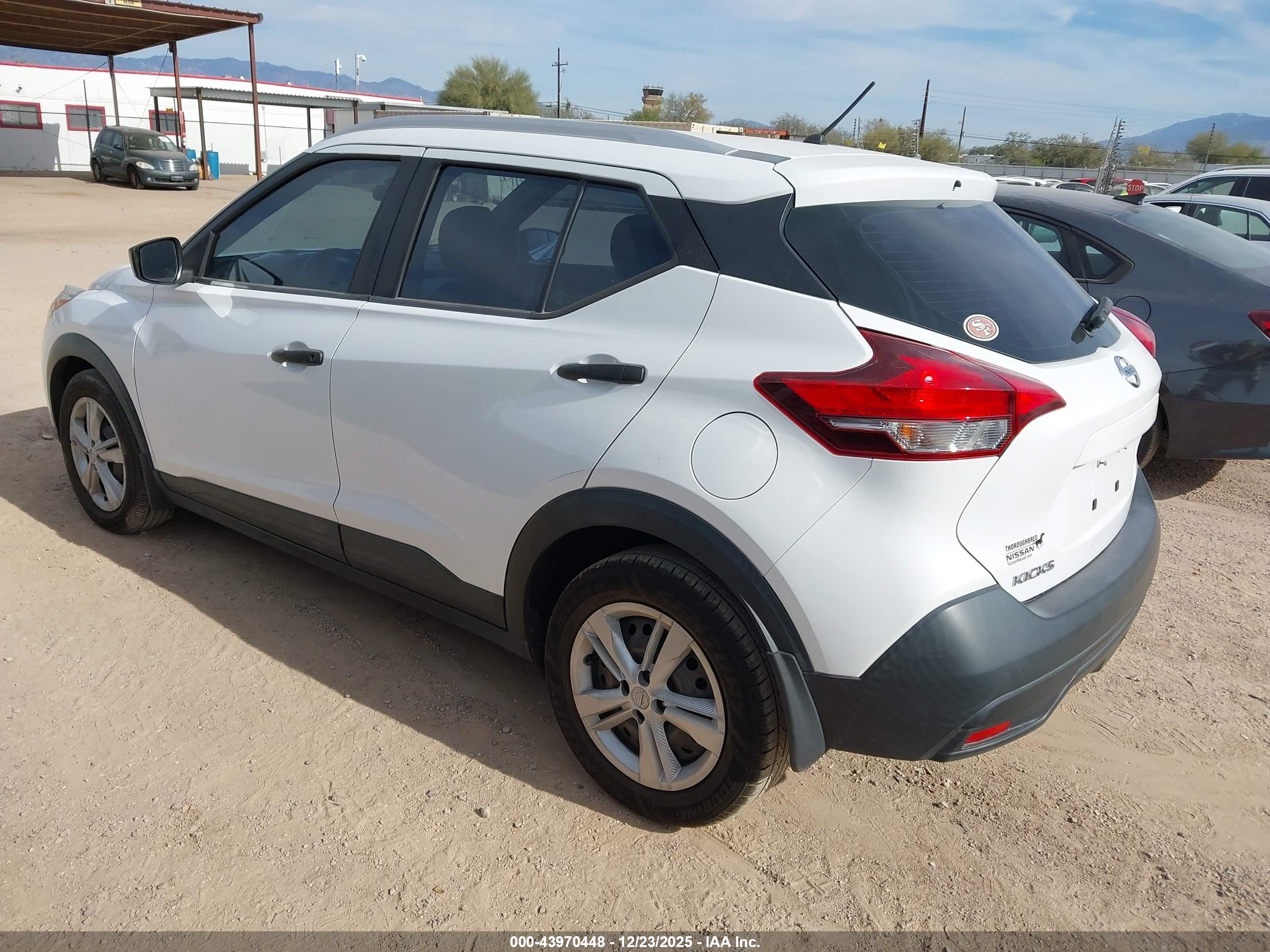 NISSAN KICKS image 3