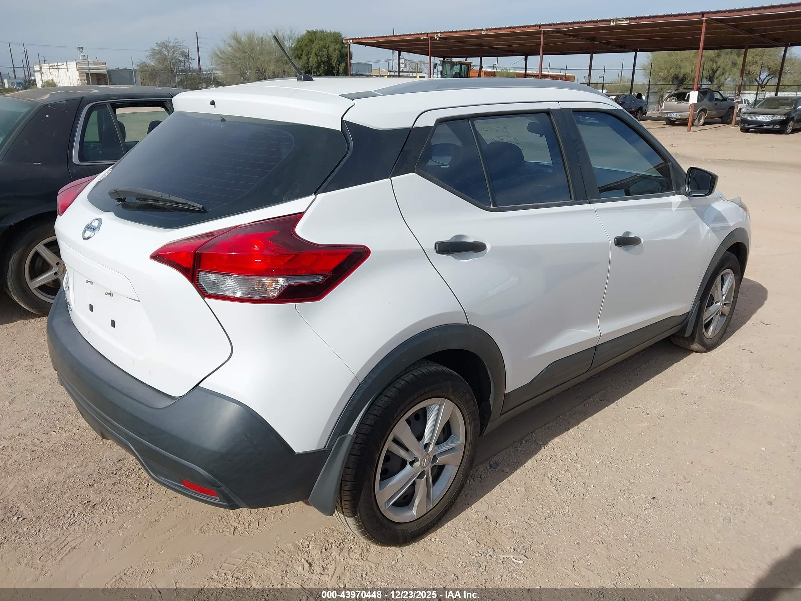 NISSAN KICKS image 4