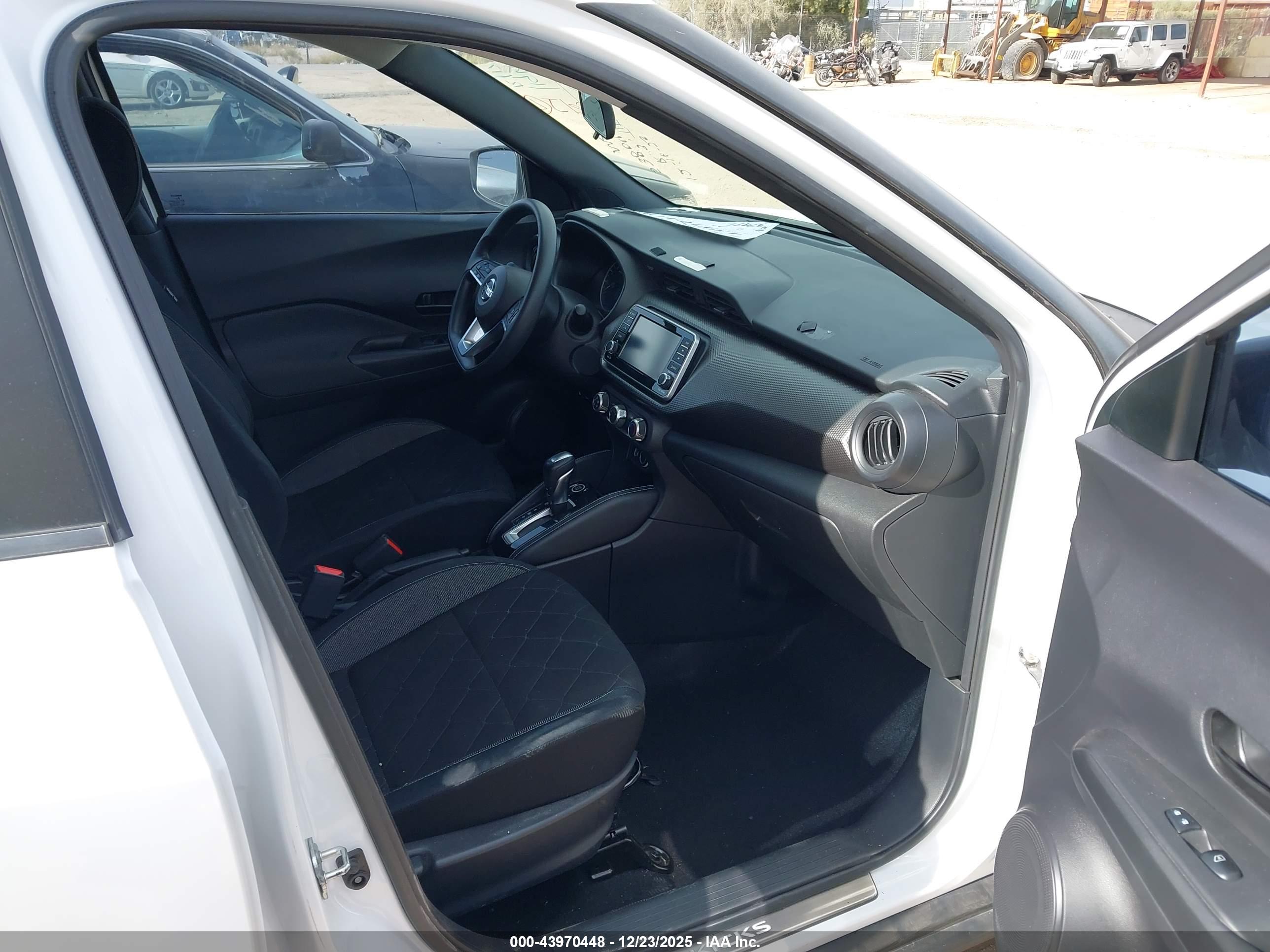 NISSAN KICKS image 5