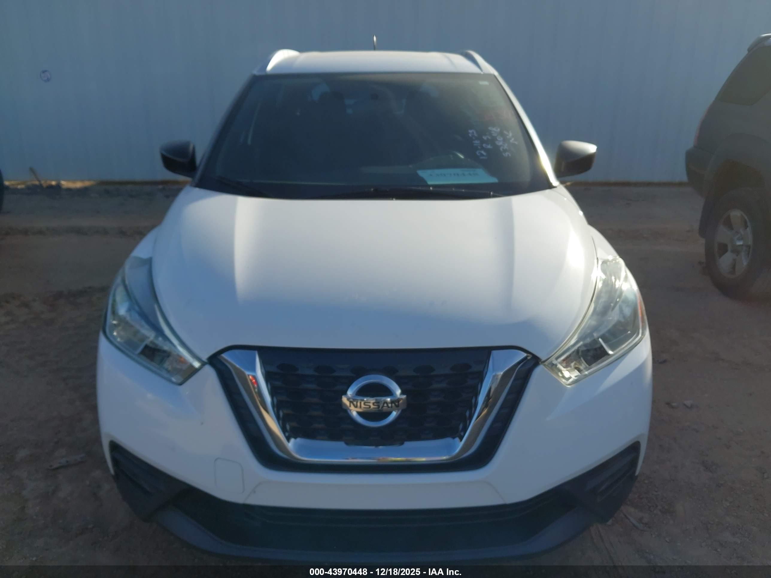 NISSAN KICKS image 6