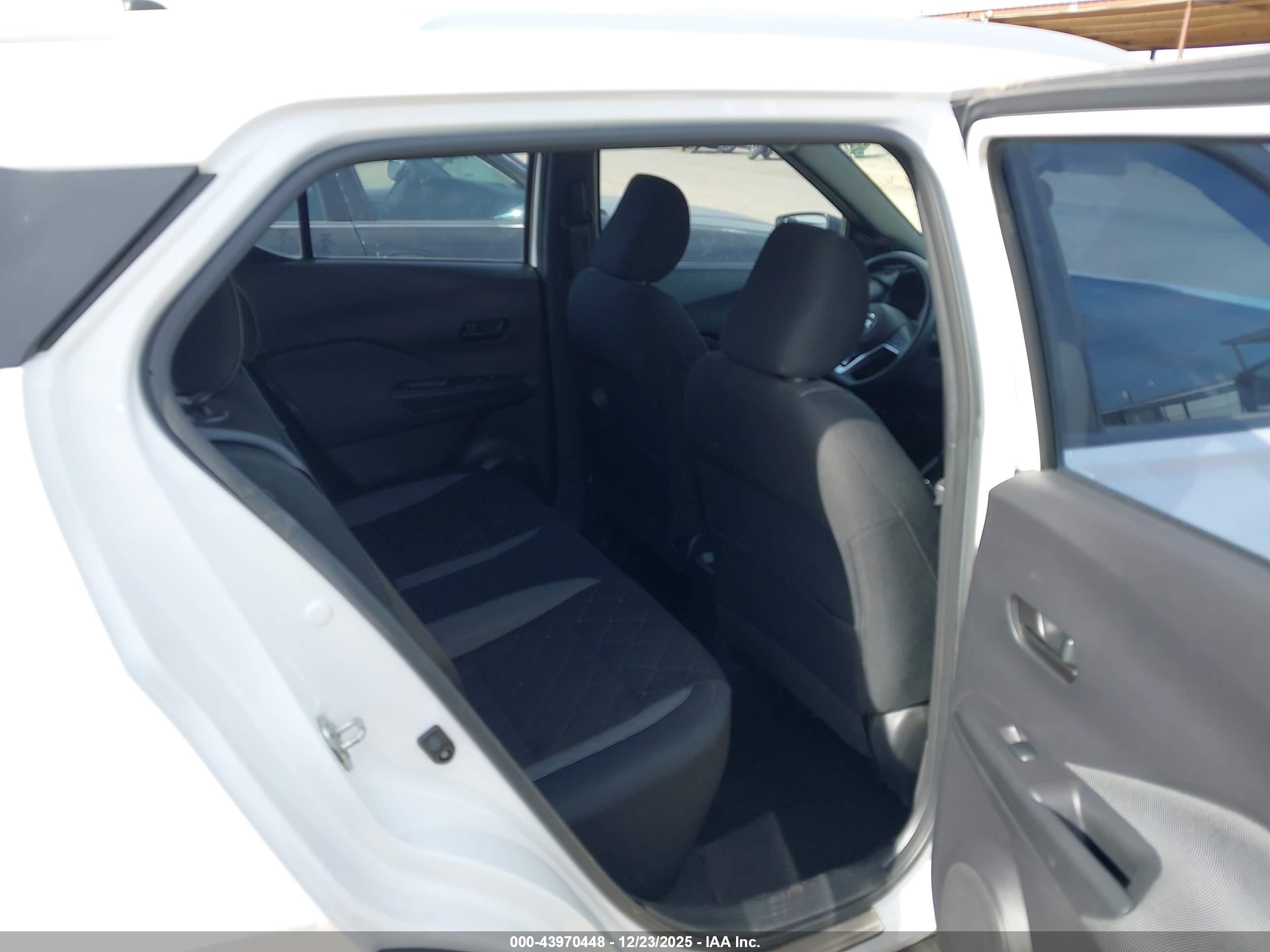NISSAN KICKS image 8
