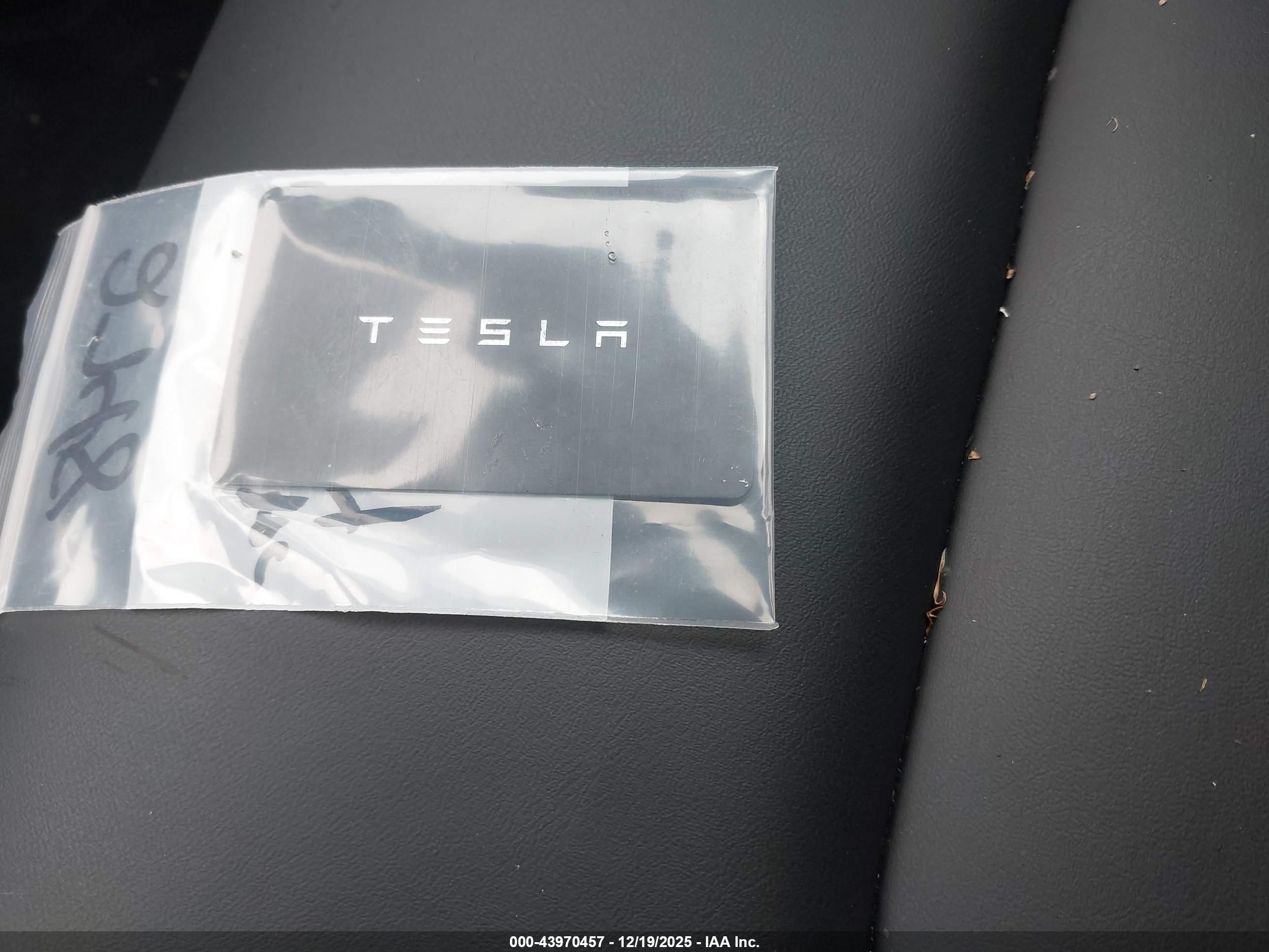 TESLA MODEL image 11