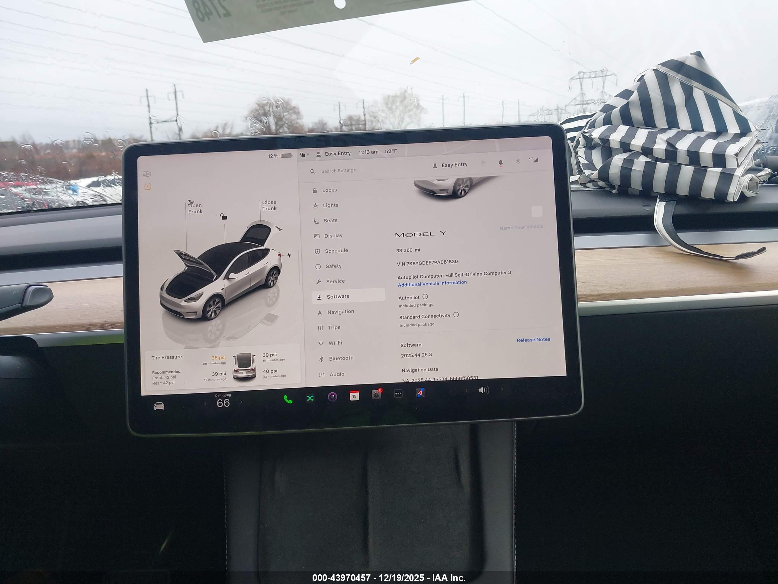 TESLA MODEL image 7