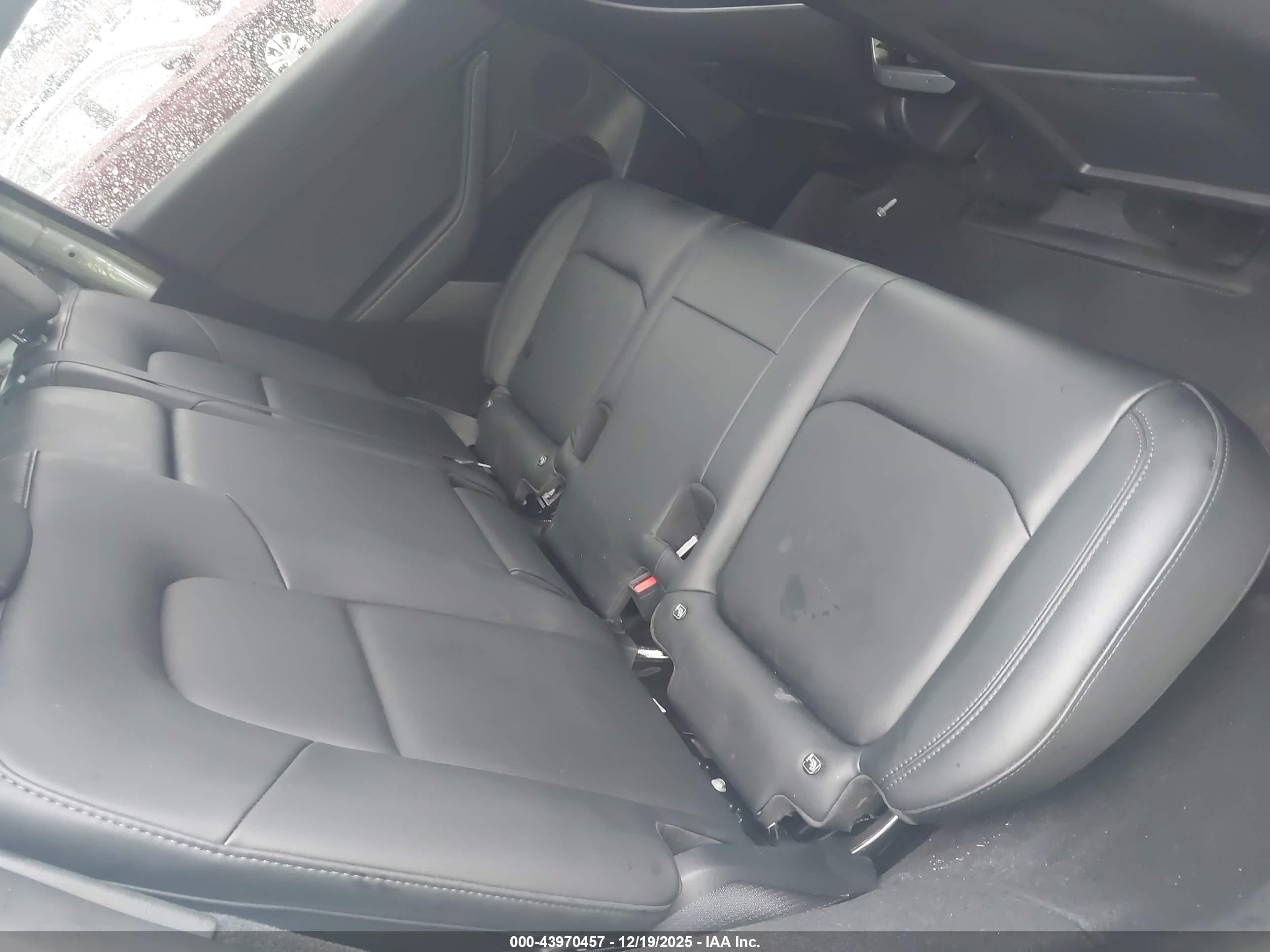 TESLA MODEL image 8