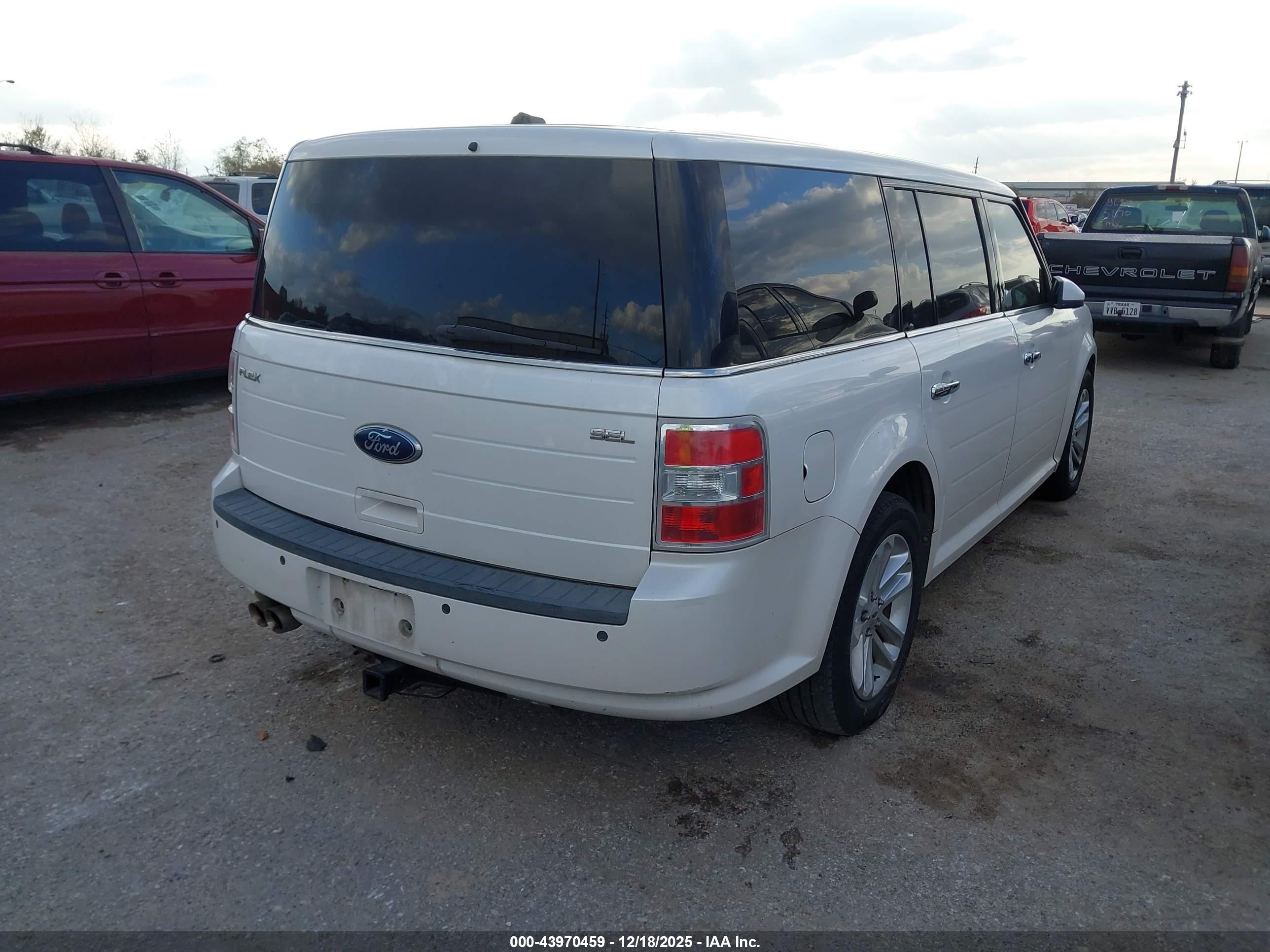 FORD FLEX image 4