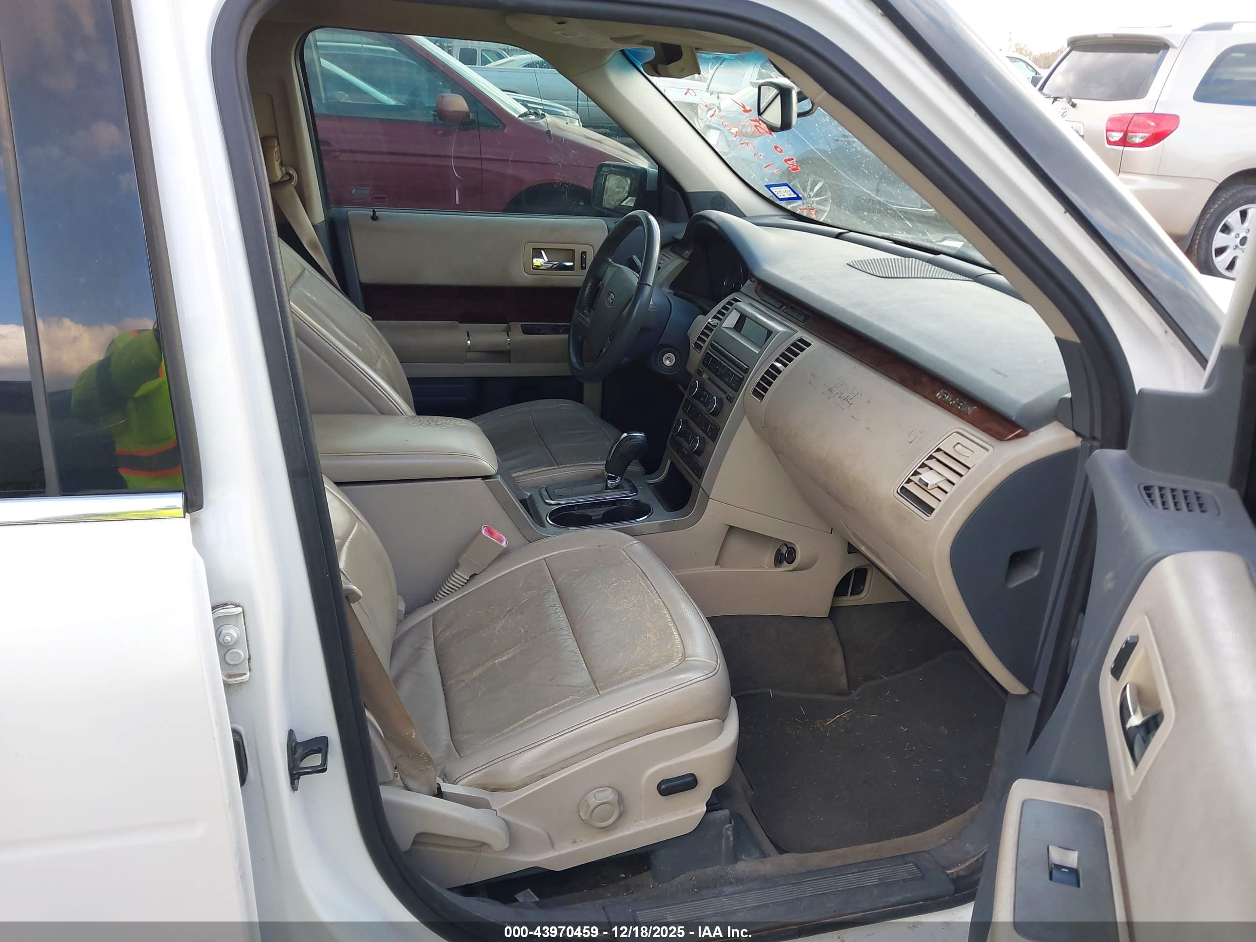 FORD FLEX image 5