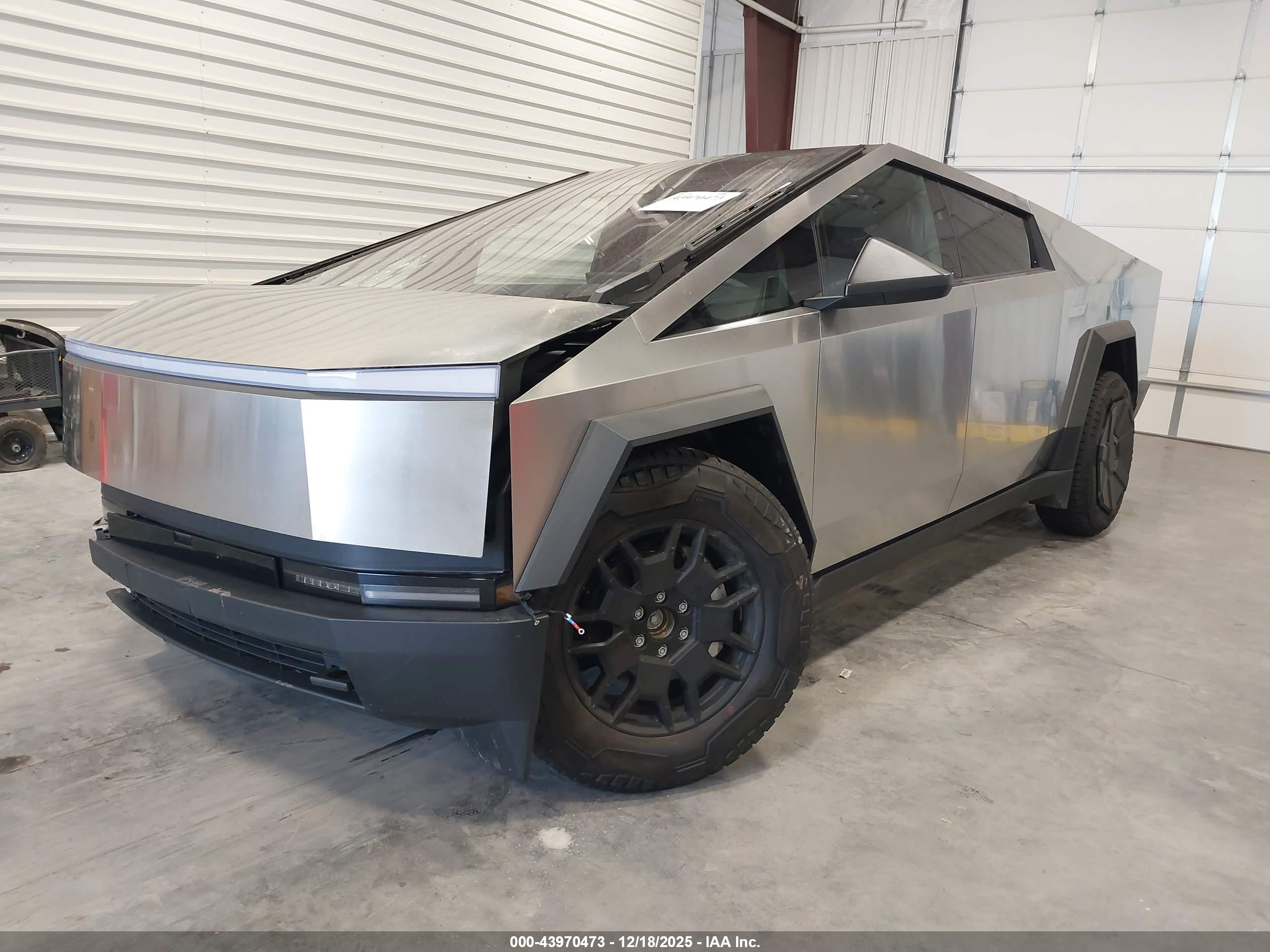 TESLA CYBERTRUCK image 2