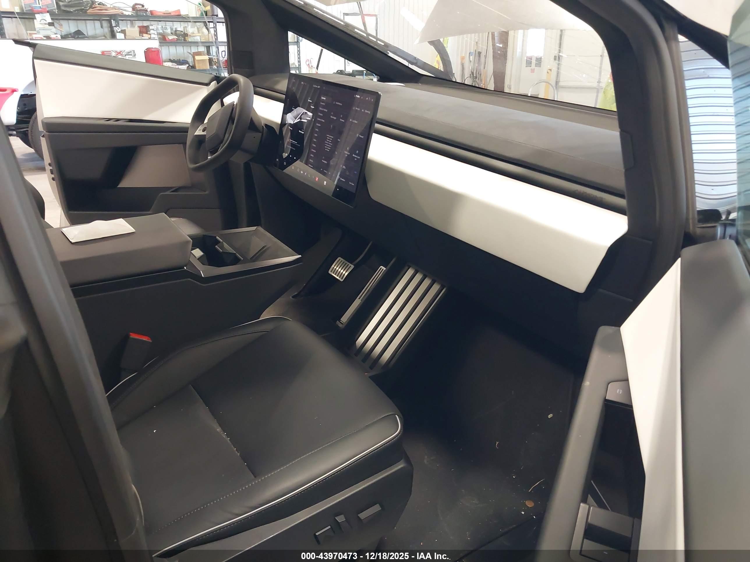 TESLA CYBERTRUCK image 5