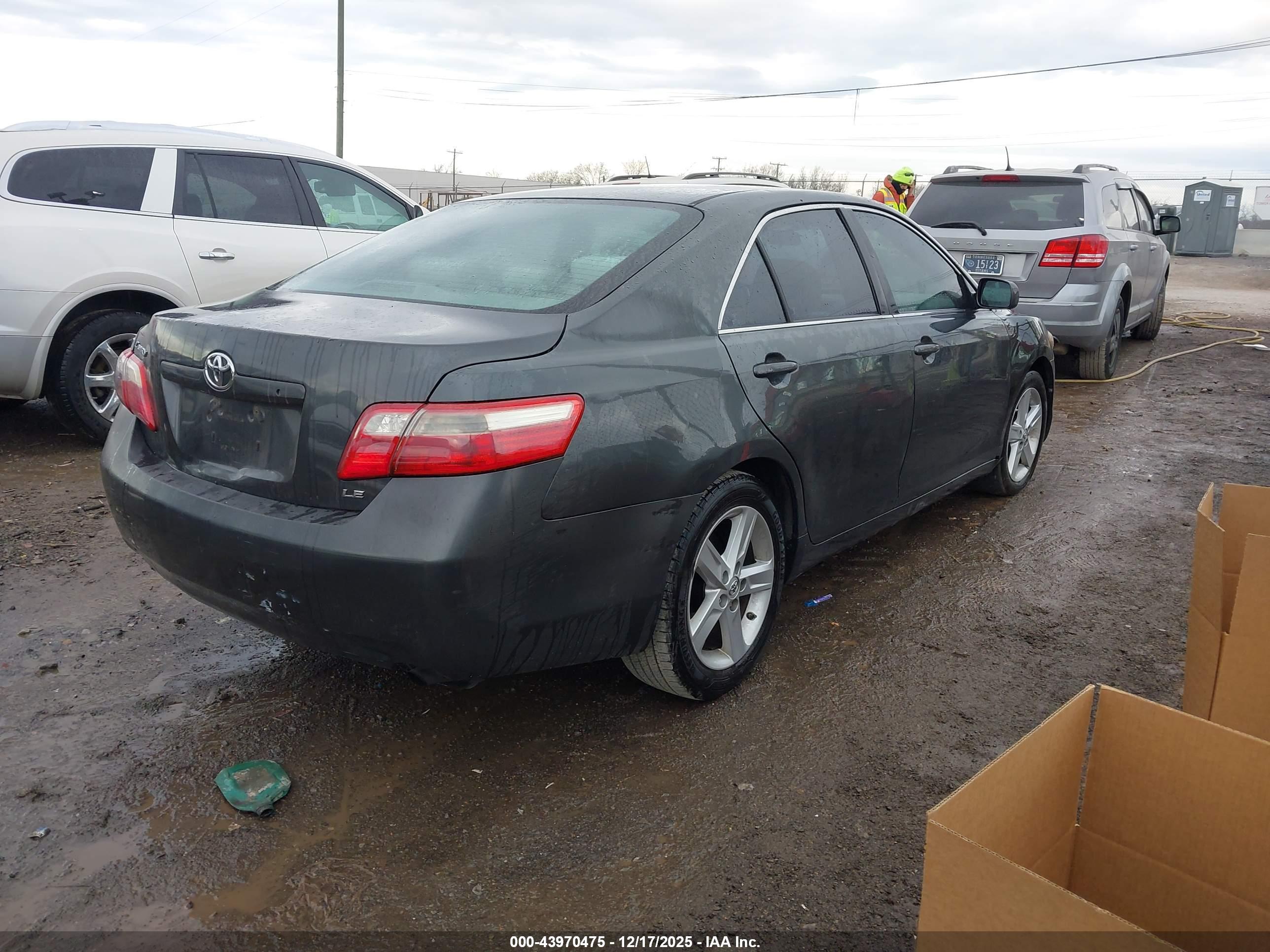 TOYOTA CAMRY image 4