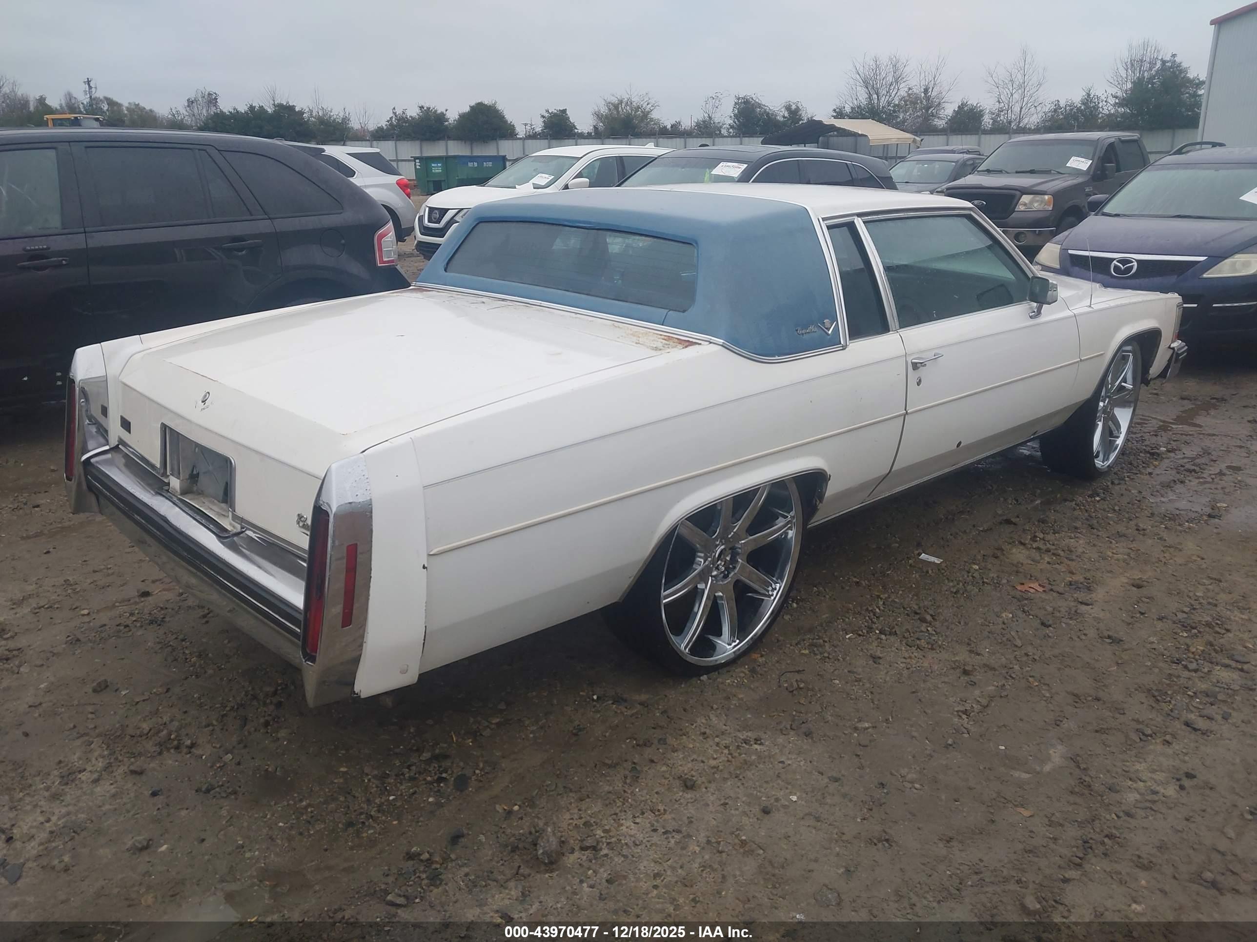 CADILLAC DEVILLE image 4