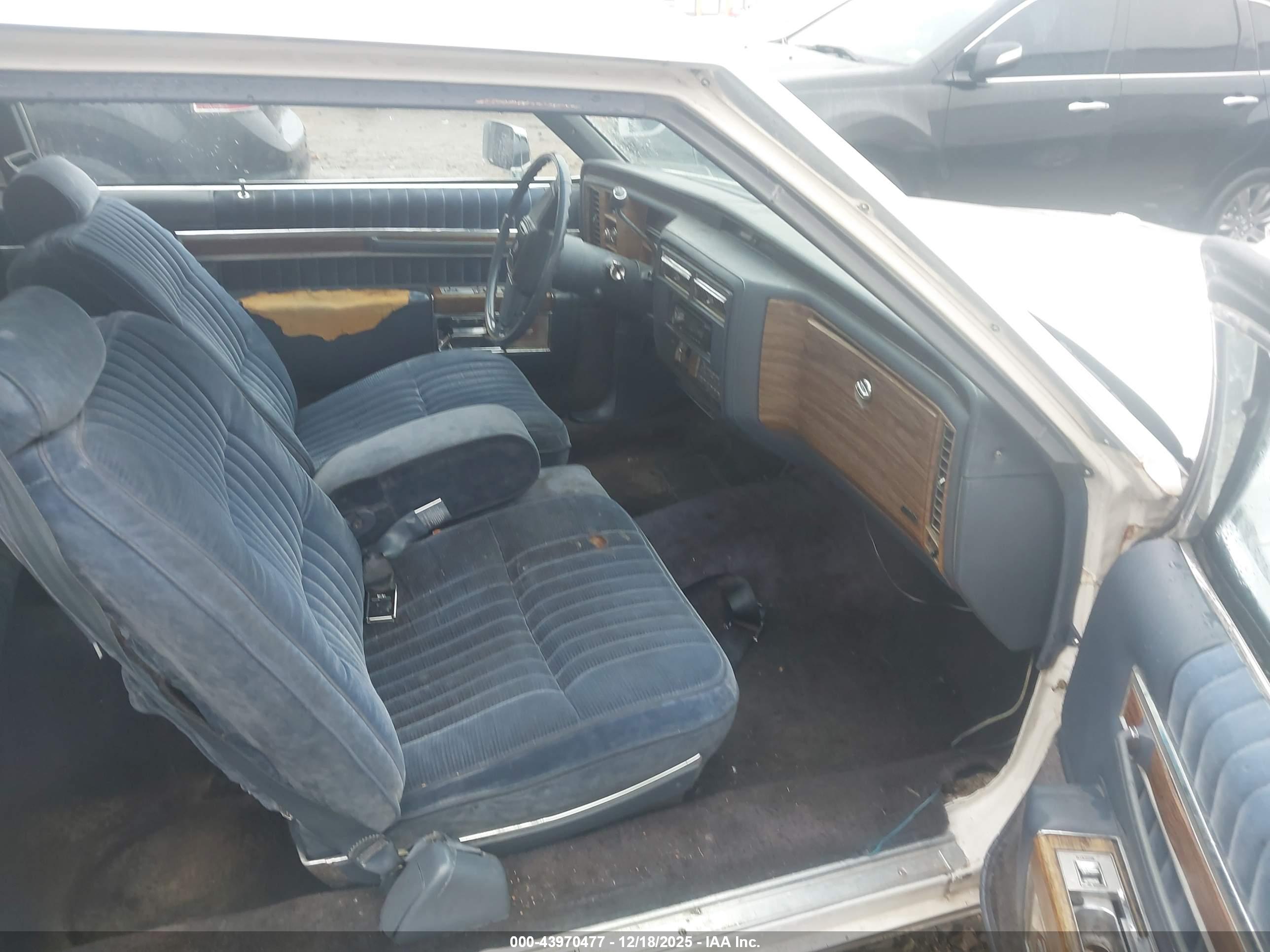 CADILLAC DEVILLE image 5