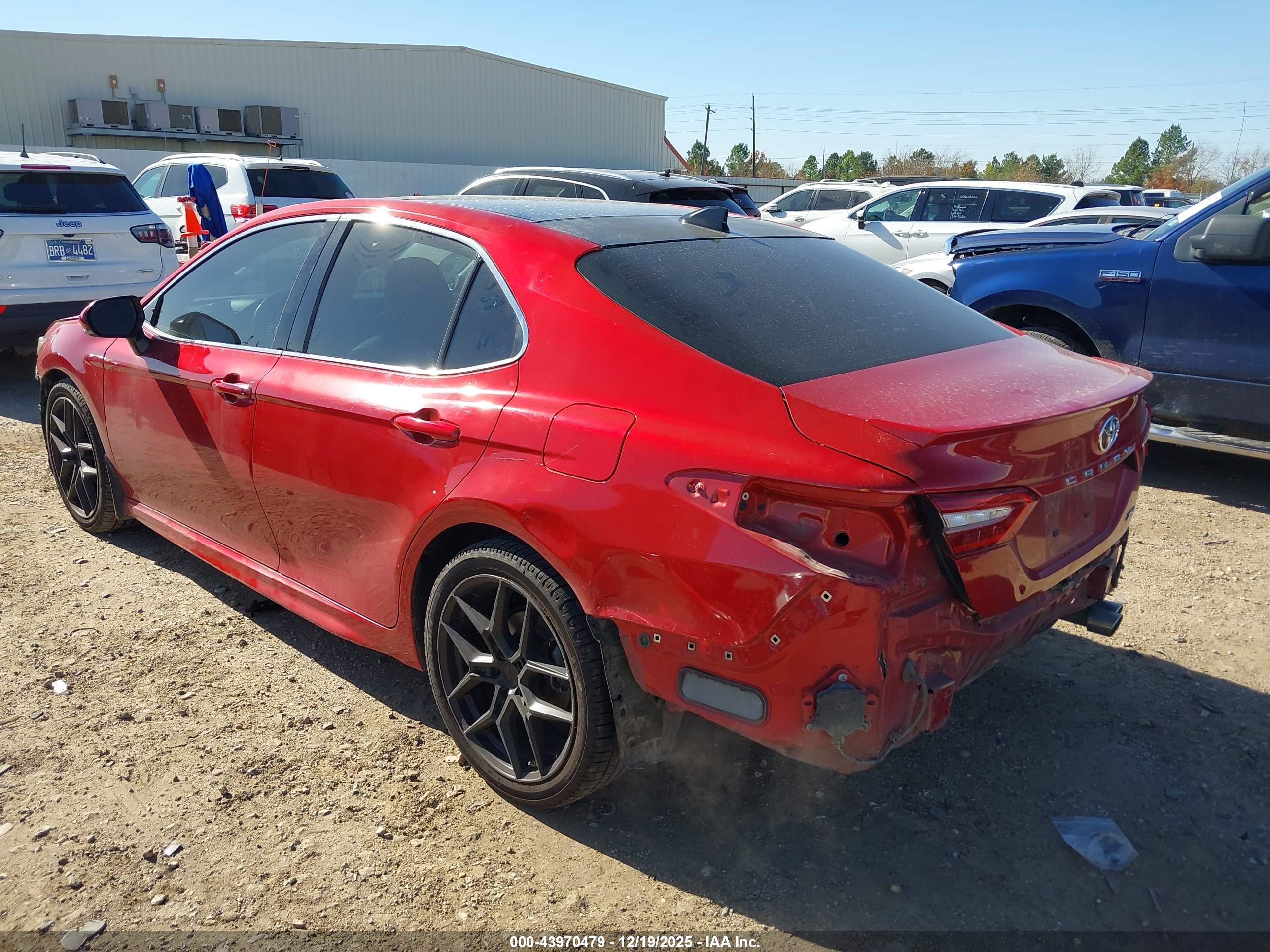 TOYOTA CAMRY image 3