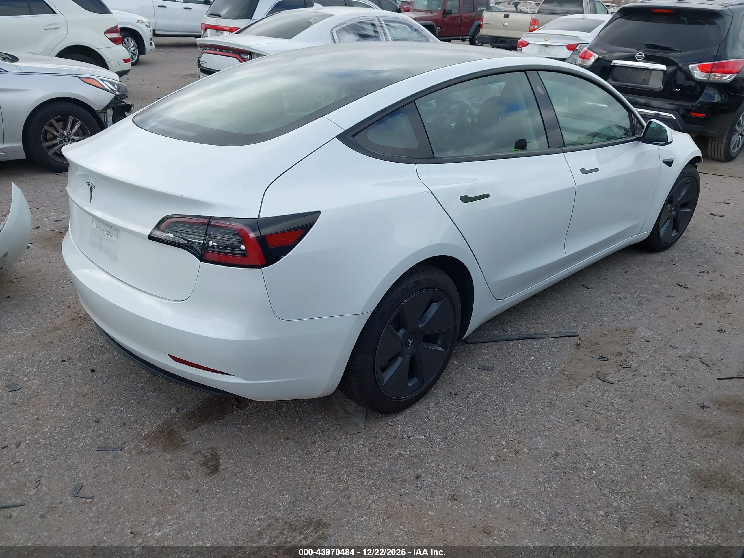 TESLA MODEL image 4