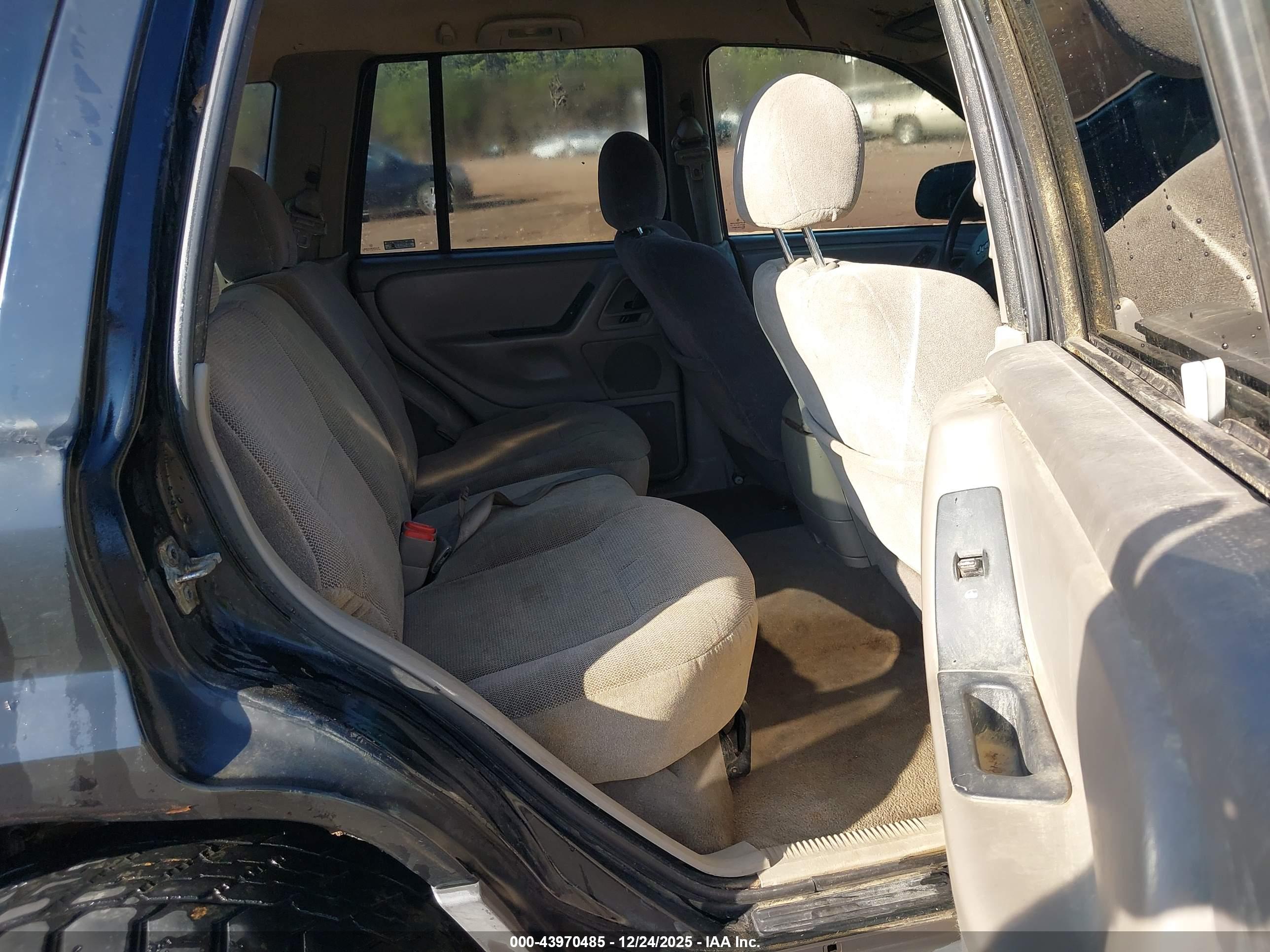 JEEP GRAND image 8