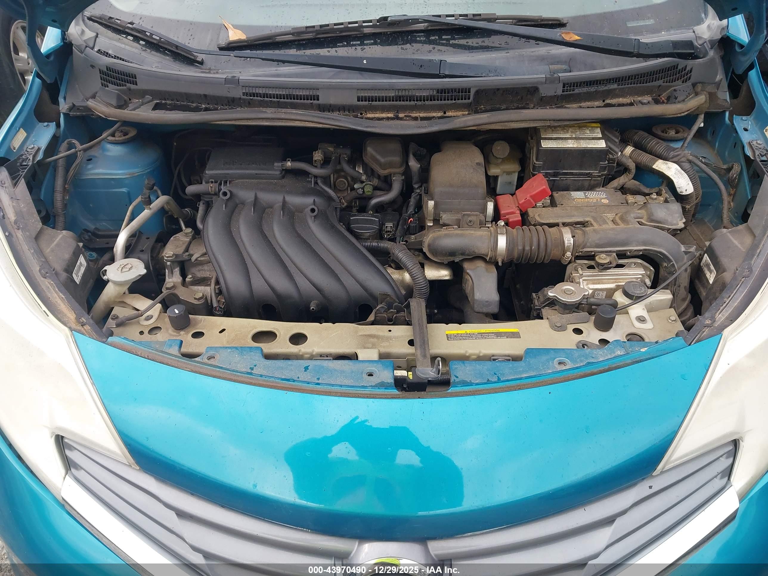 NISSAN VERSA image 10