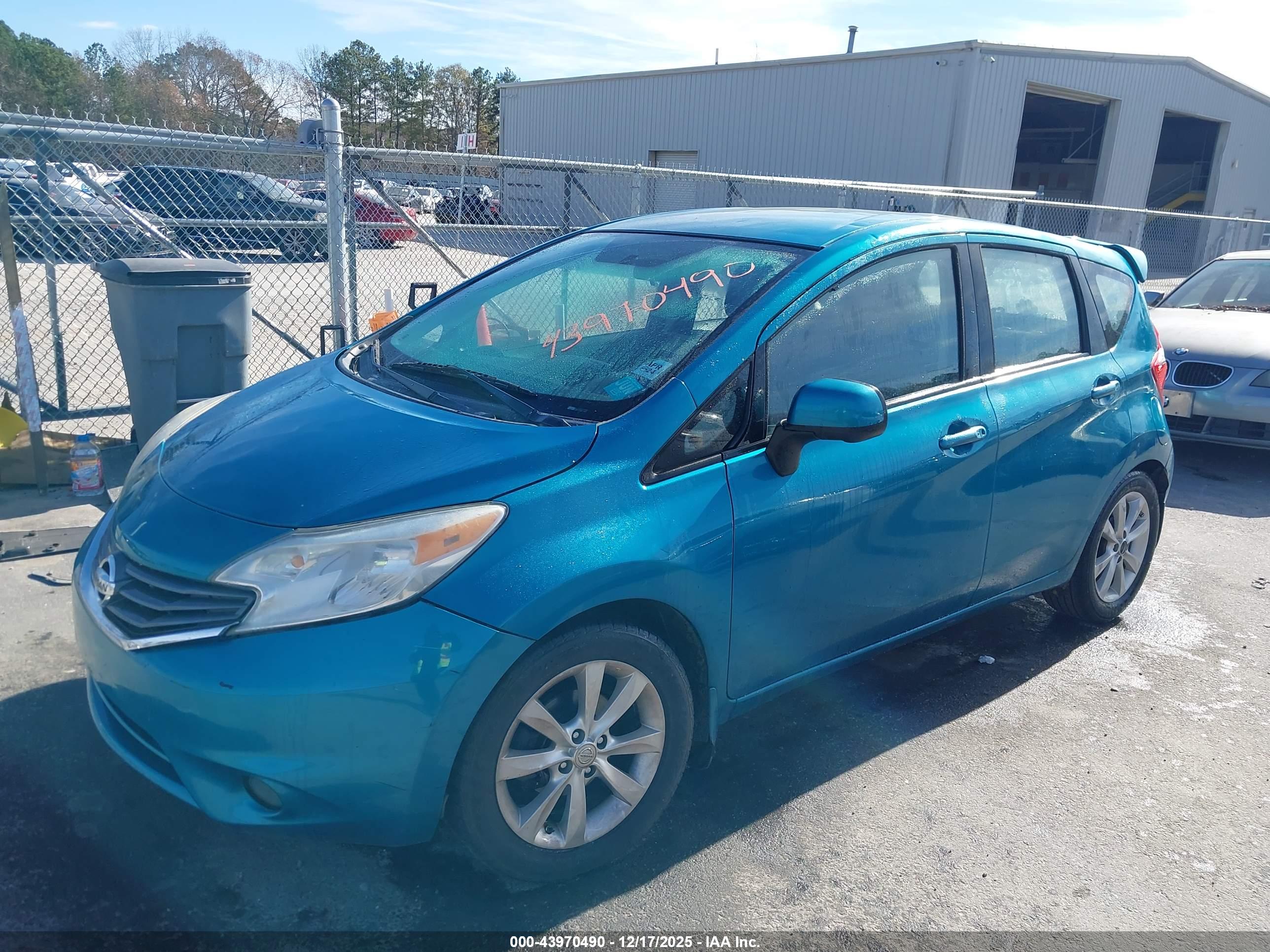 NISSAN VERSA image 2