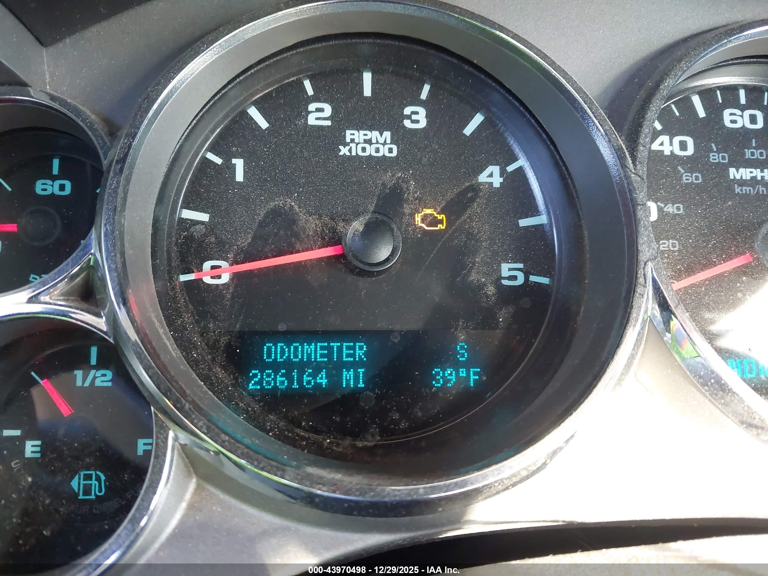 CHEVROLET SILVERADO image 7