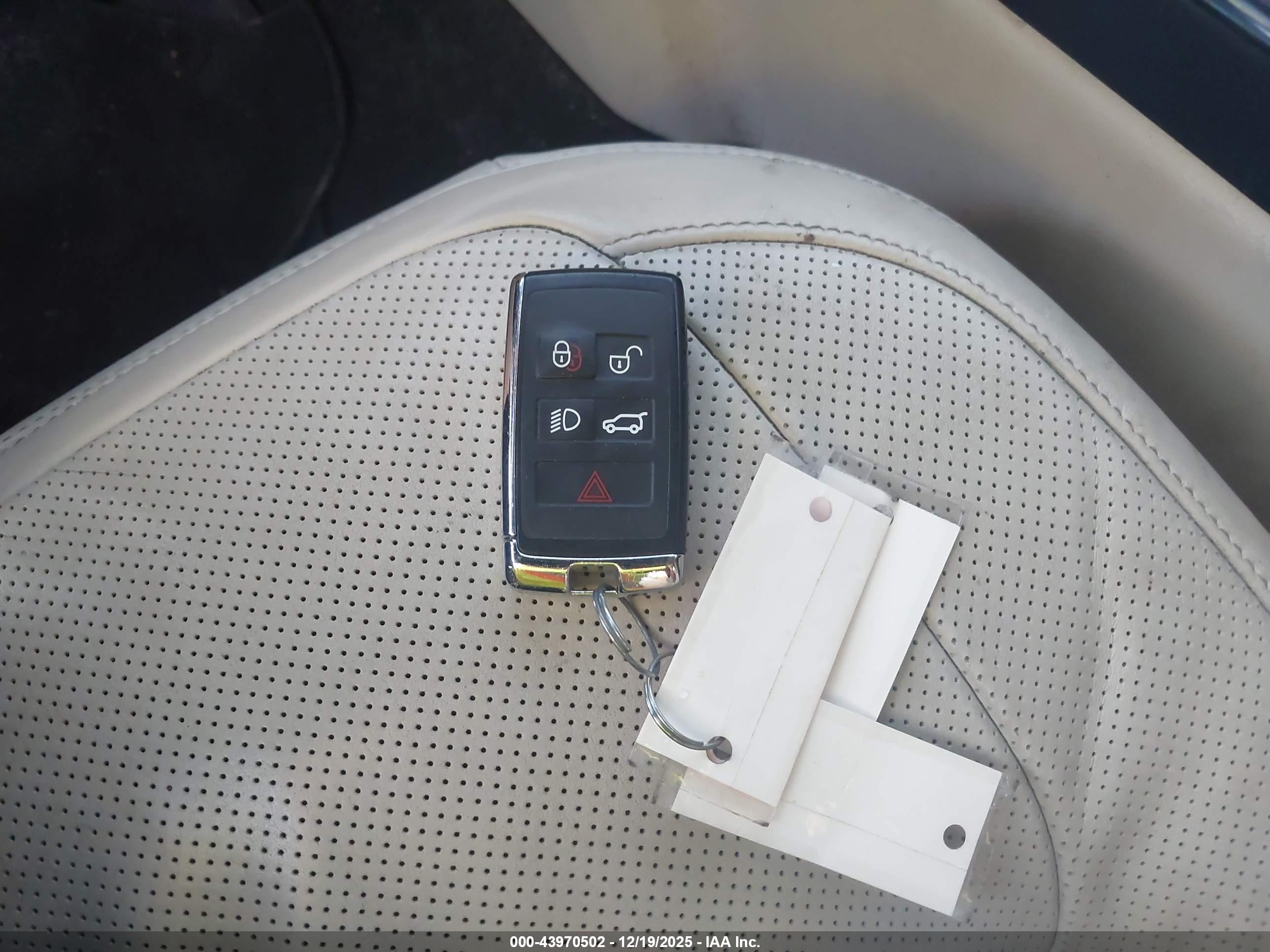LAND ROVER image 11