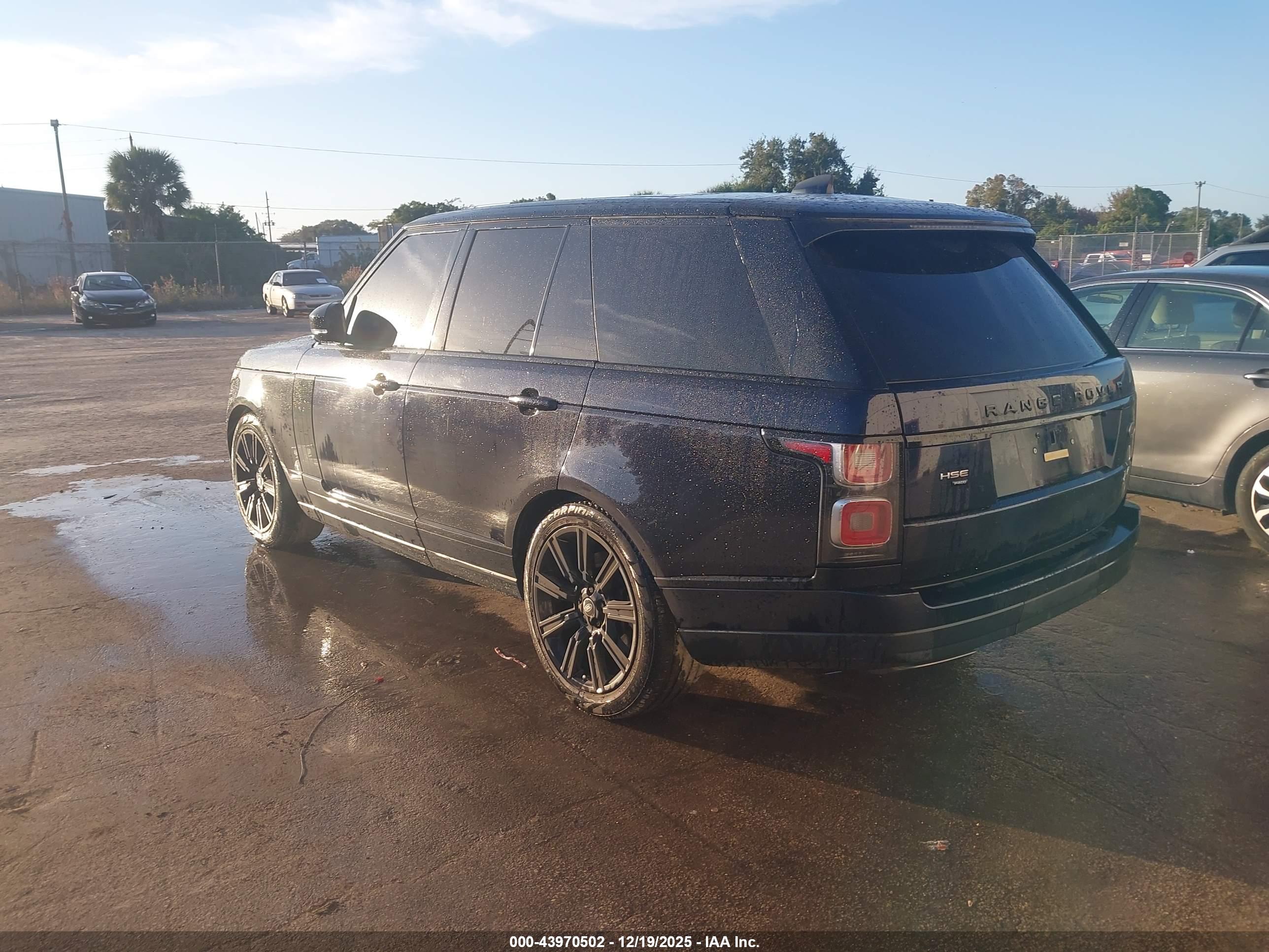 LAND ROVER image 3