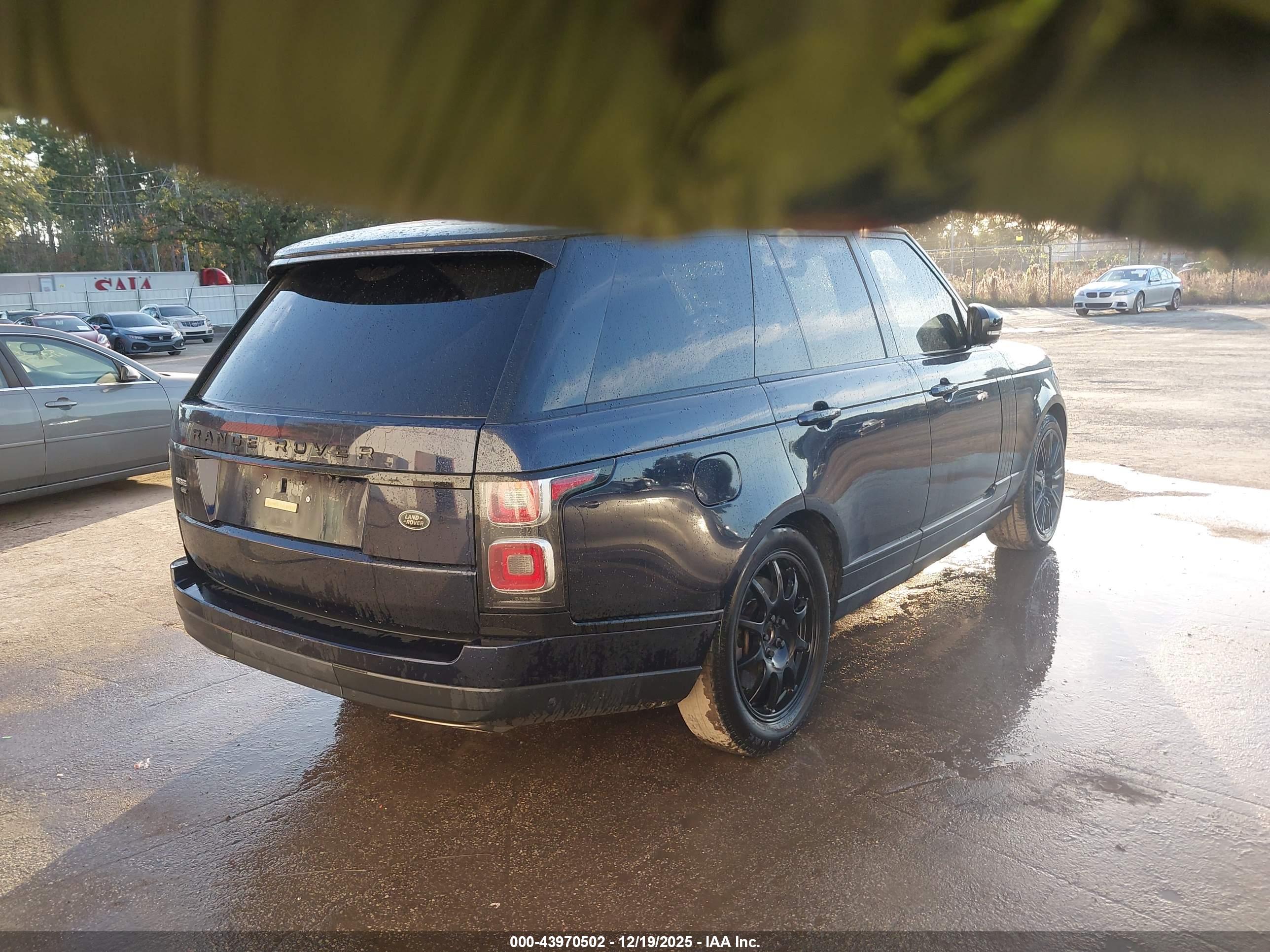LAND ROVER image 4