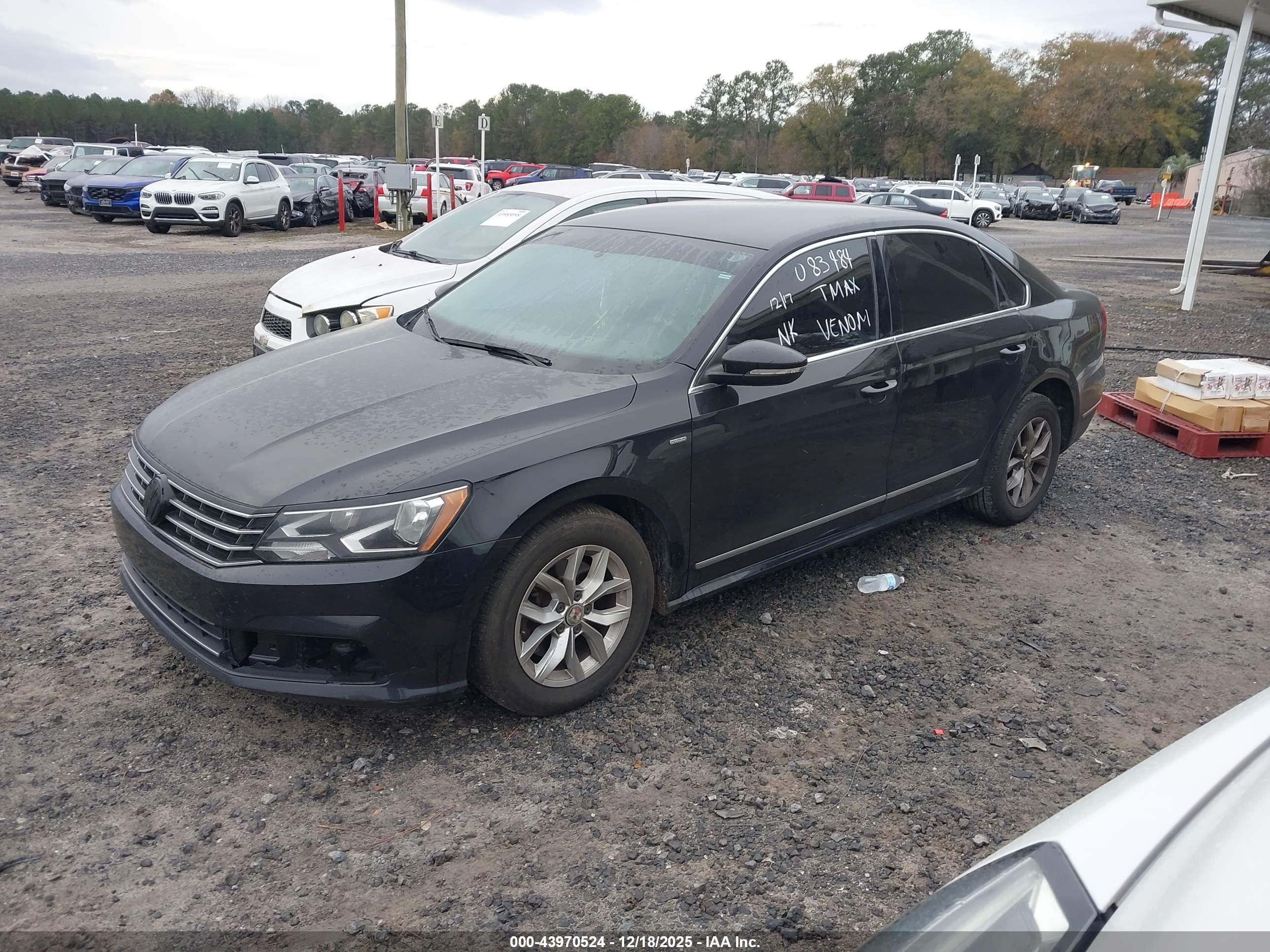 VOLKSWAGEN PASSAT image 2