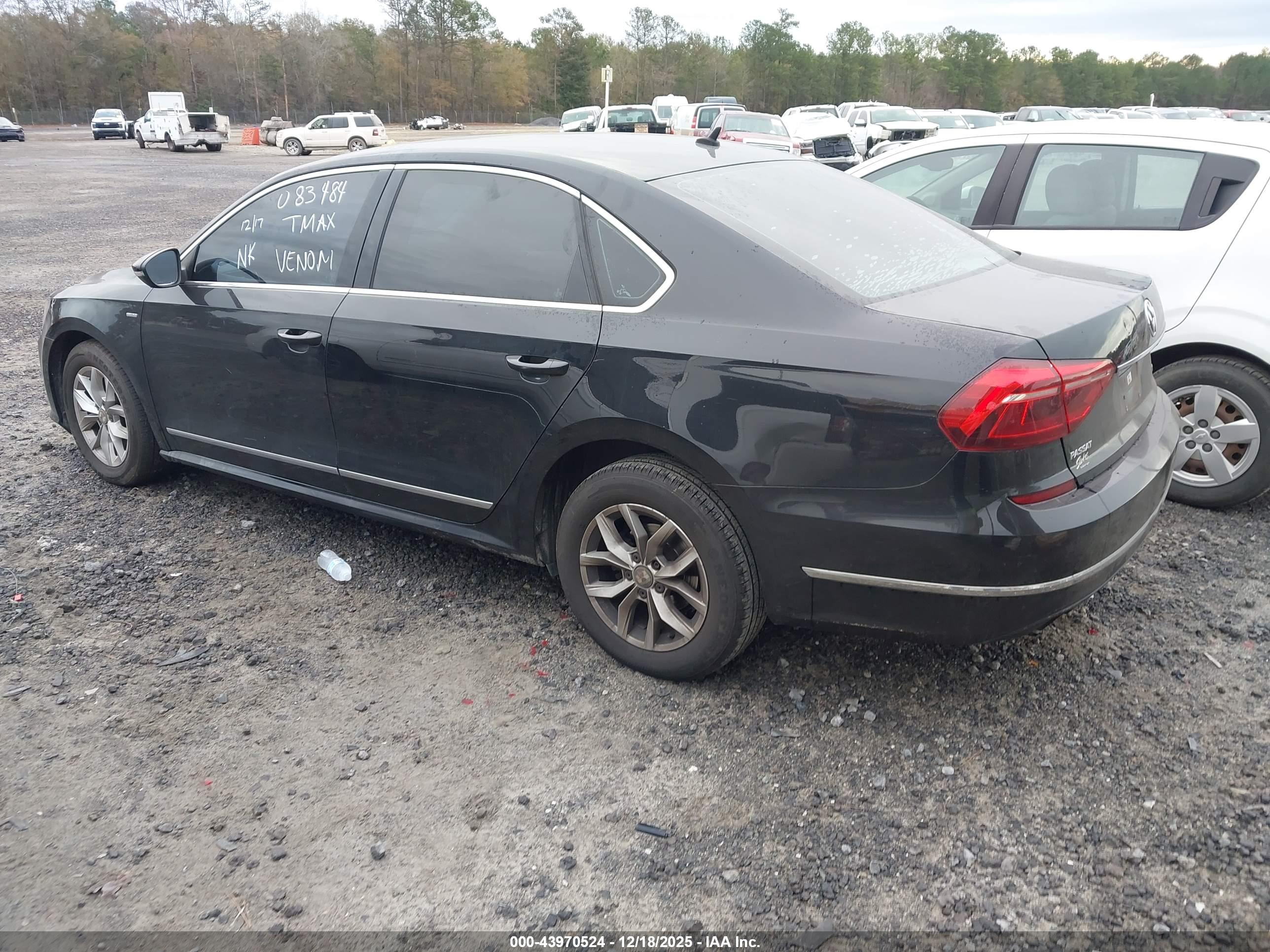 VOLKSWAGEN PASSAT image 3