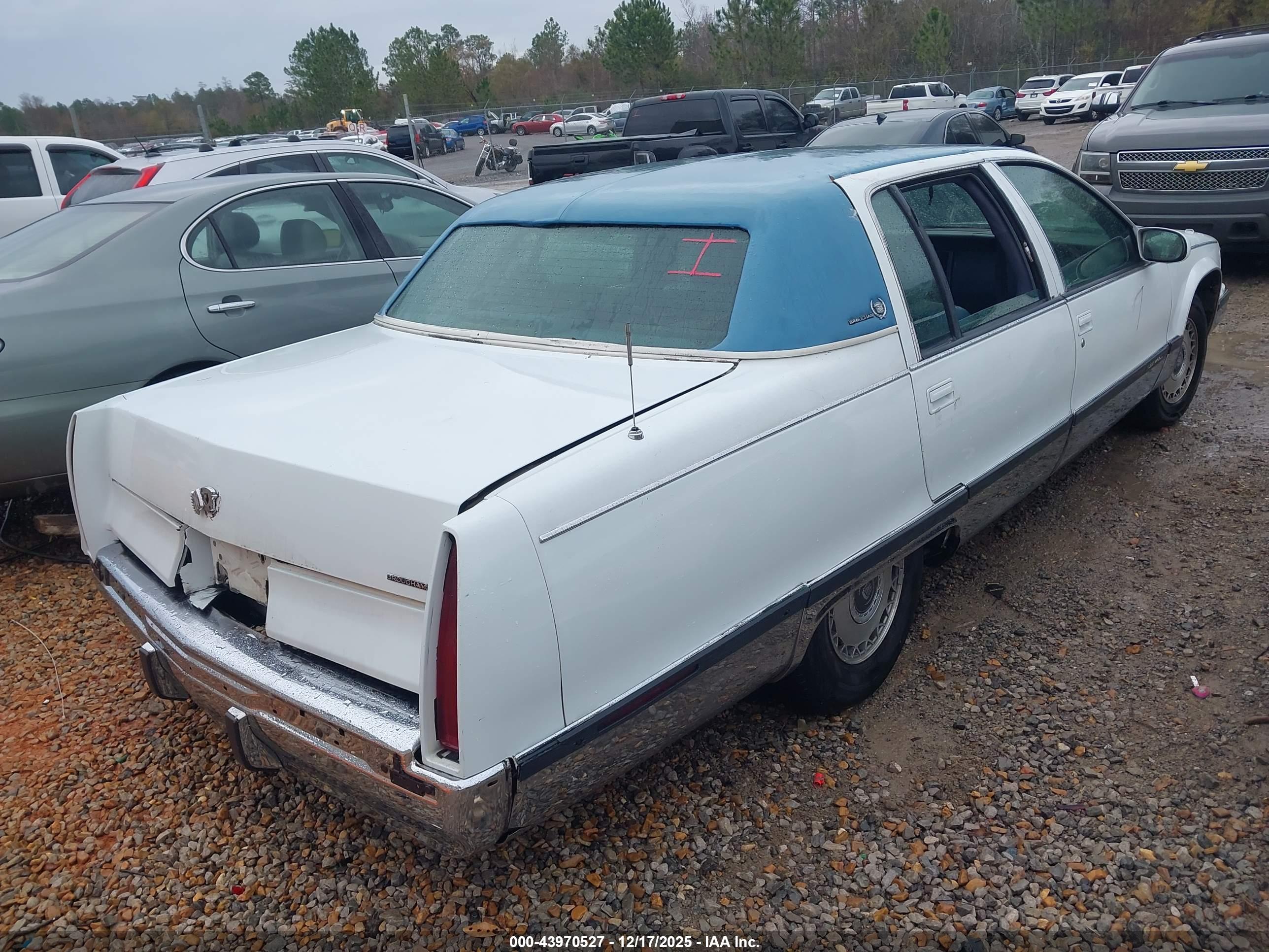 CADILLAC FLEETWOOD image 4
