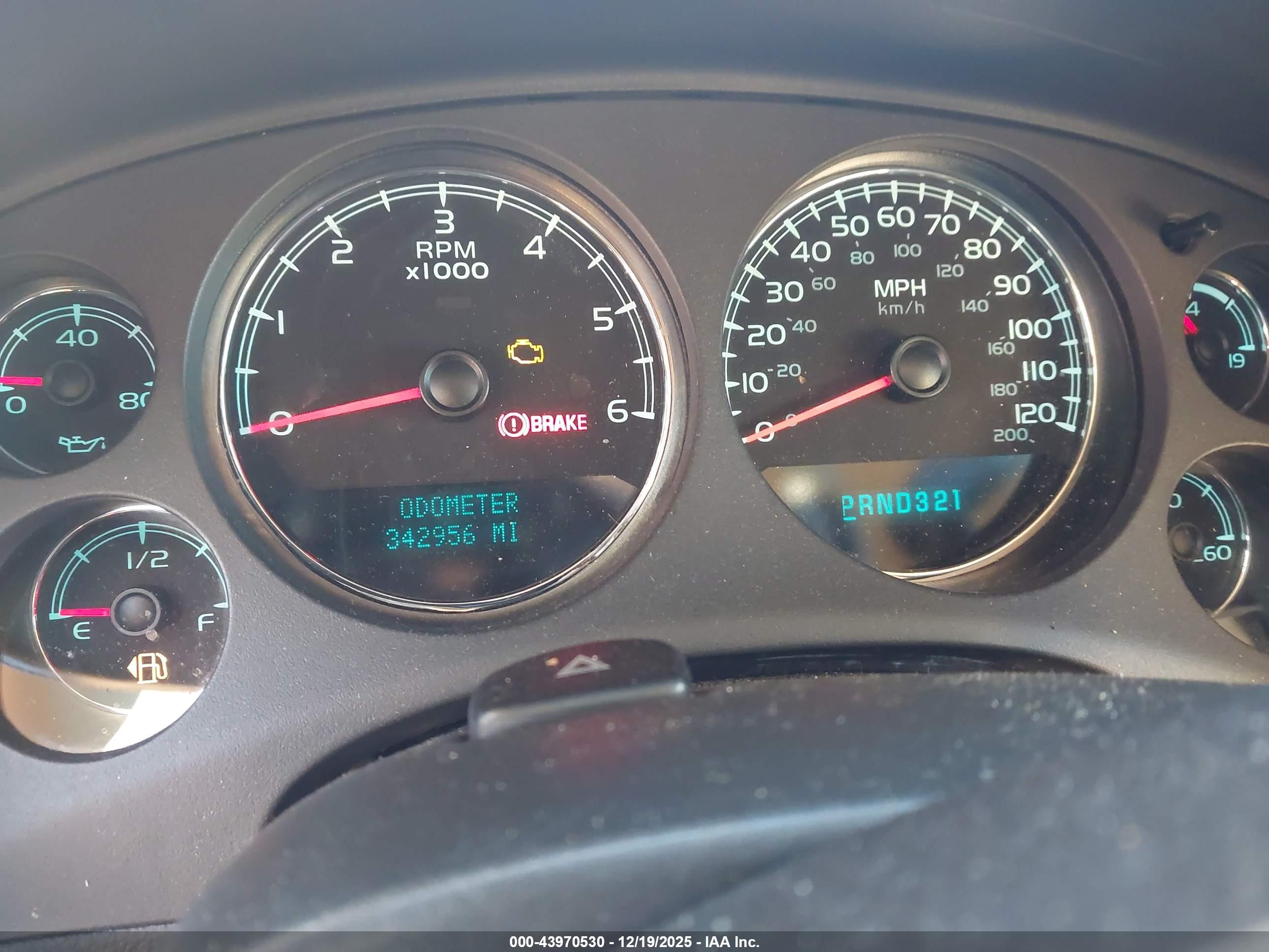 CHEVROLET TAHOE image 7