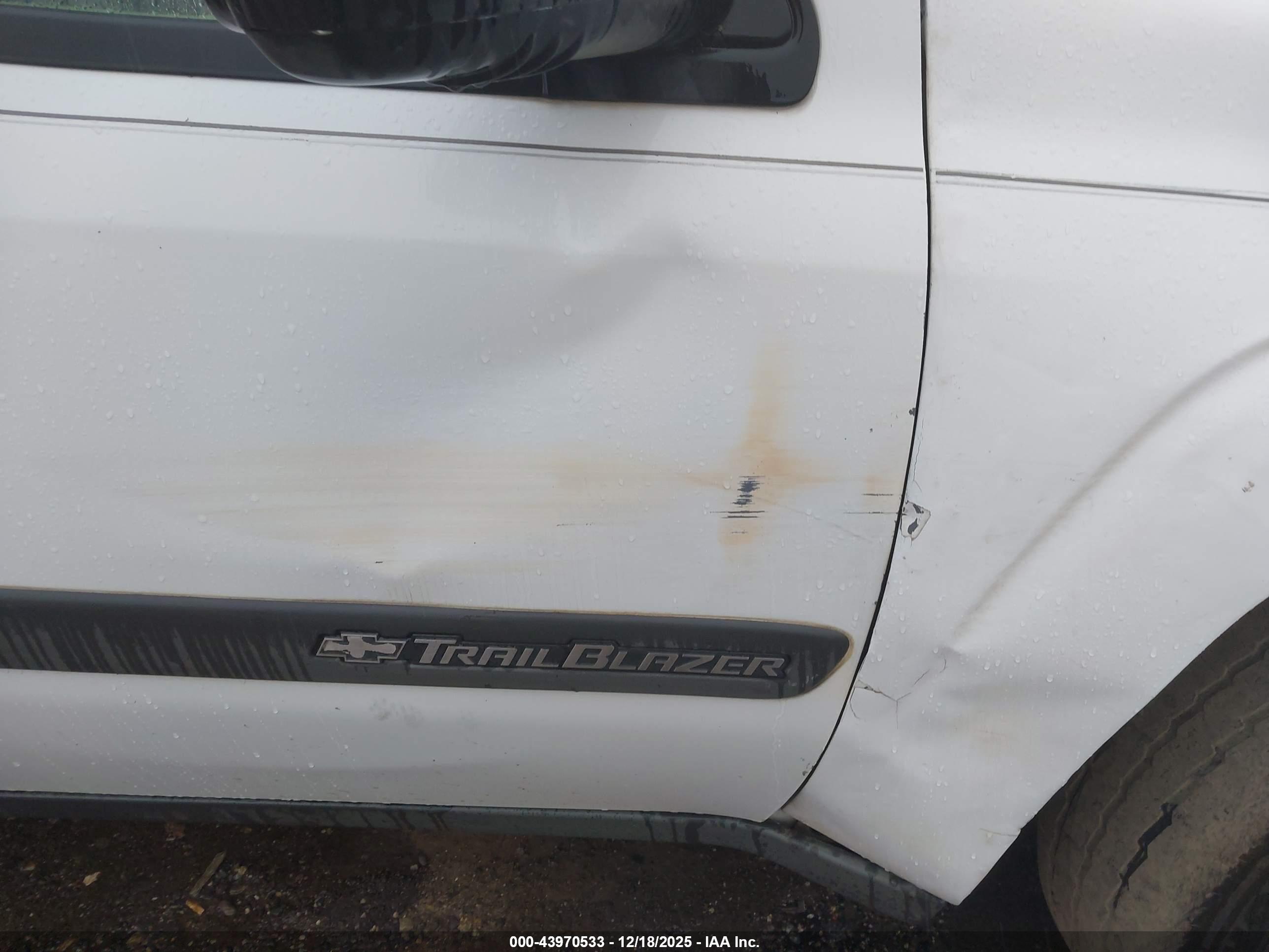 CHEVROLET TRAILBLAZER image 6
