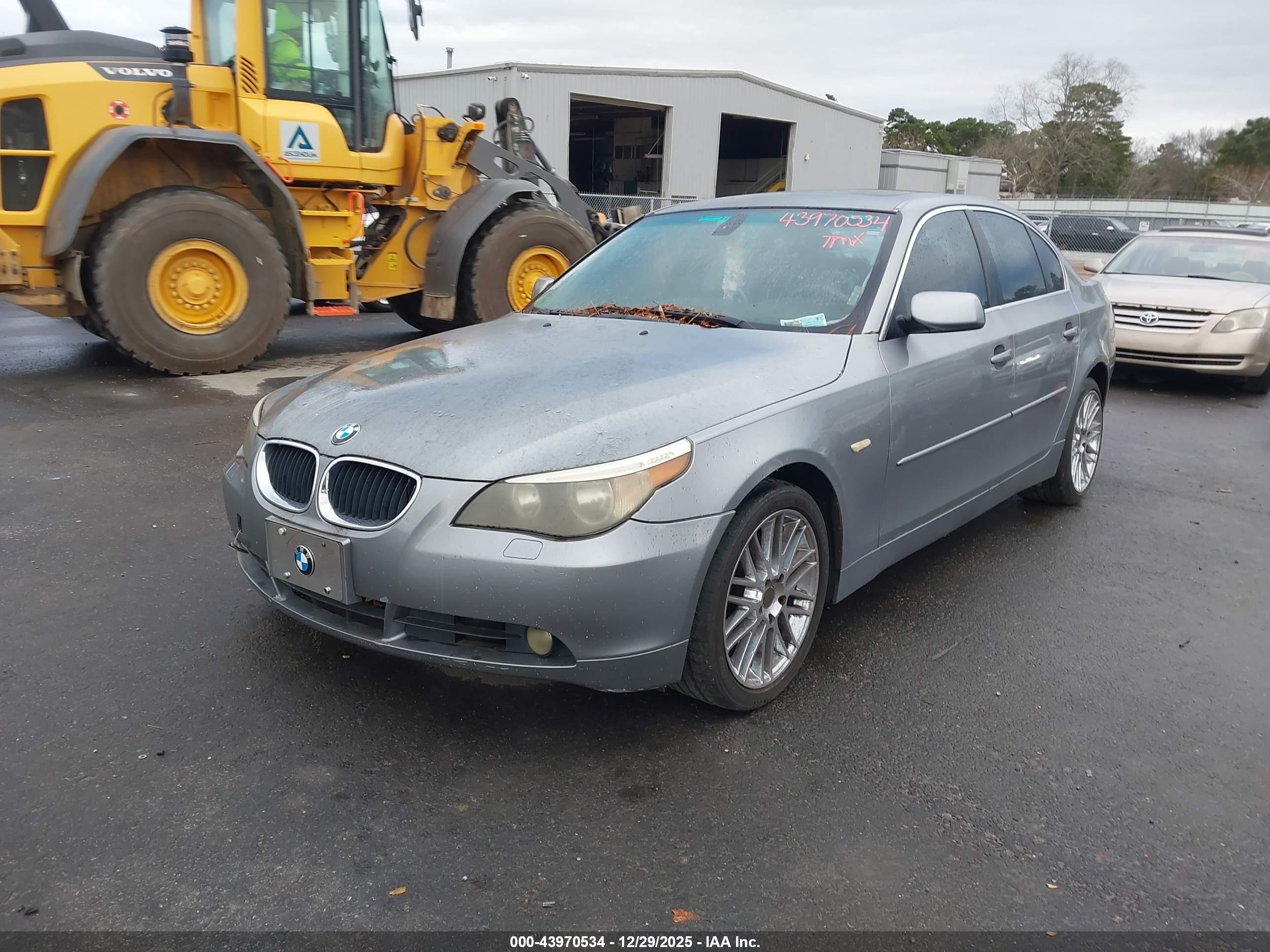 BMW 525I image 2