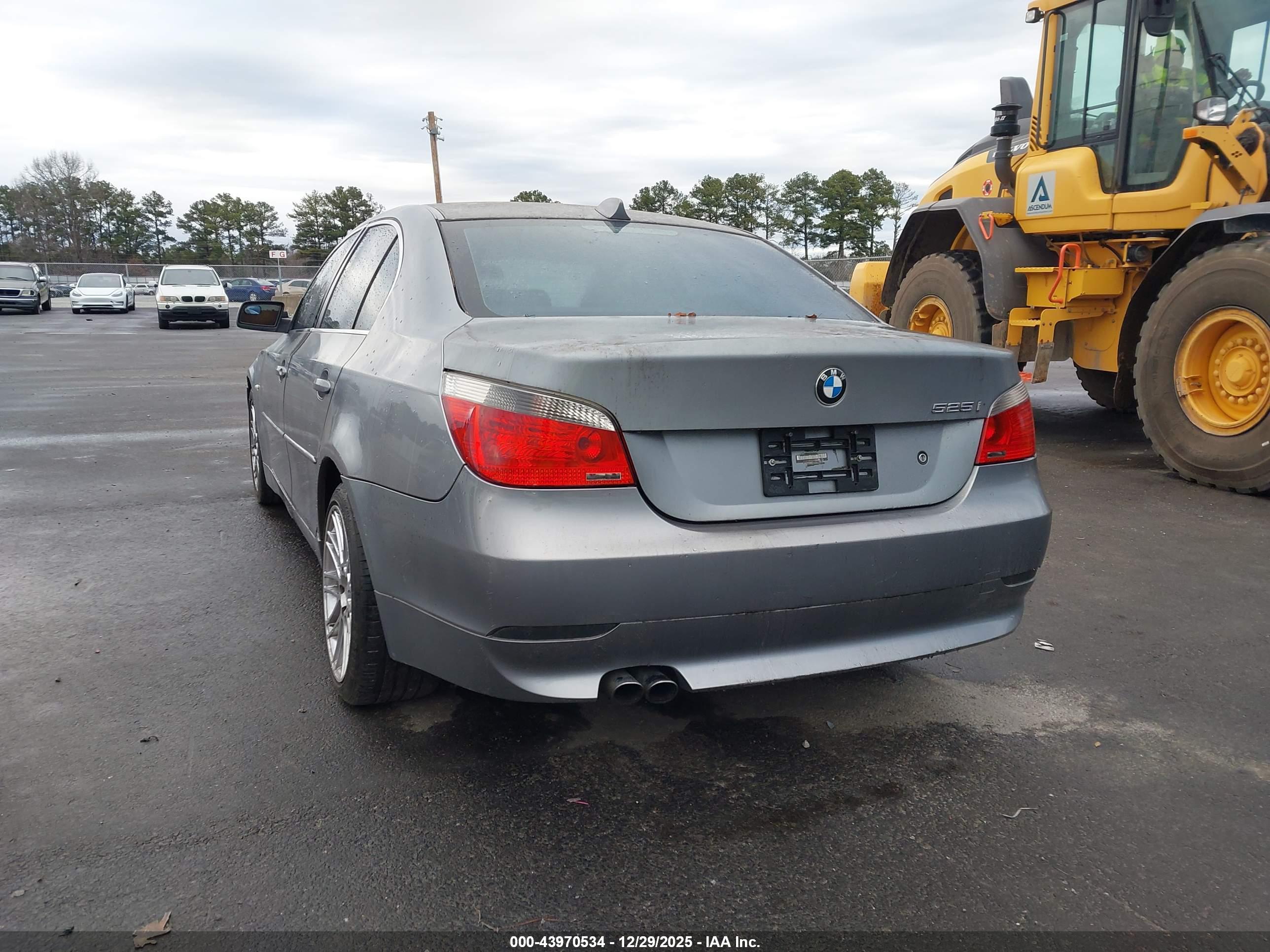 BMW 525I image 3